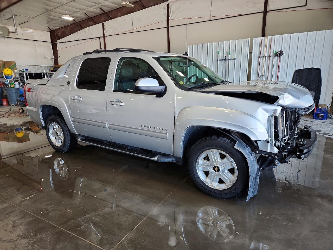 2013 Chevrolet Avalanche Lt Silver vin: 3GNMCFE01DG215402