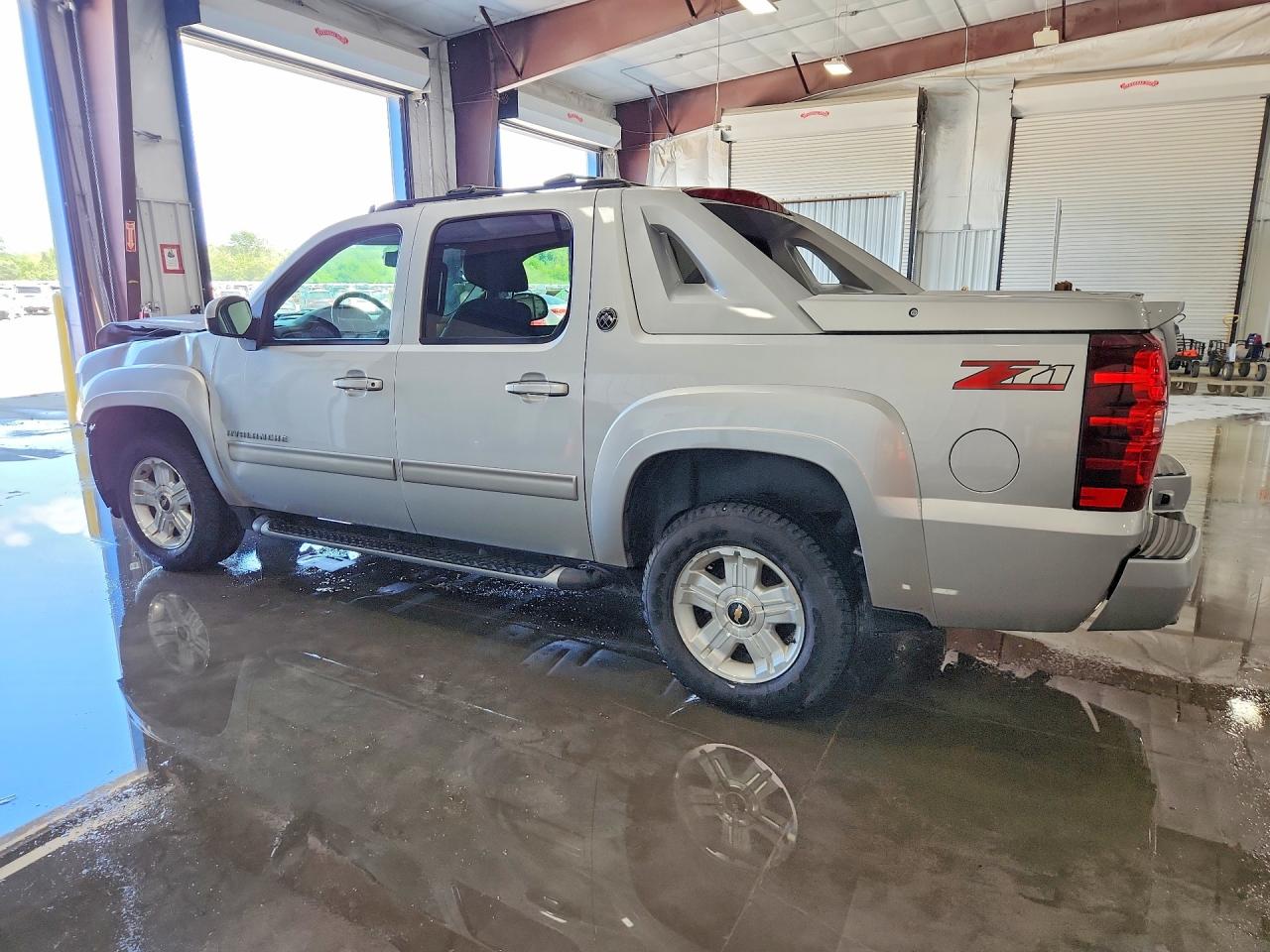 2013 Chevrolet Avalanche Lt Silver vin: 3GNMCFE01DG215402
