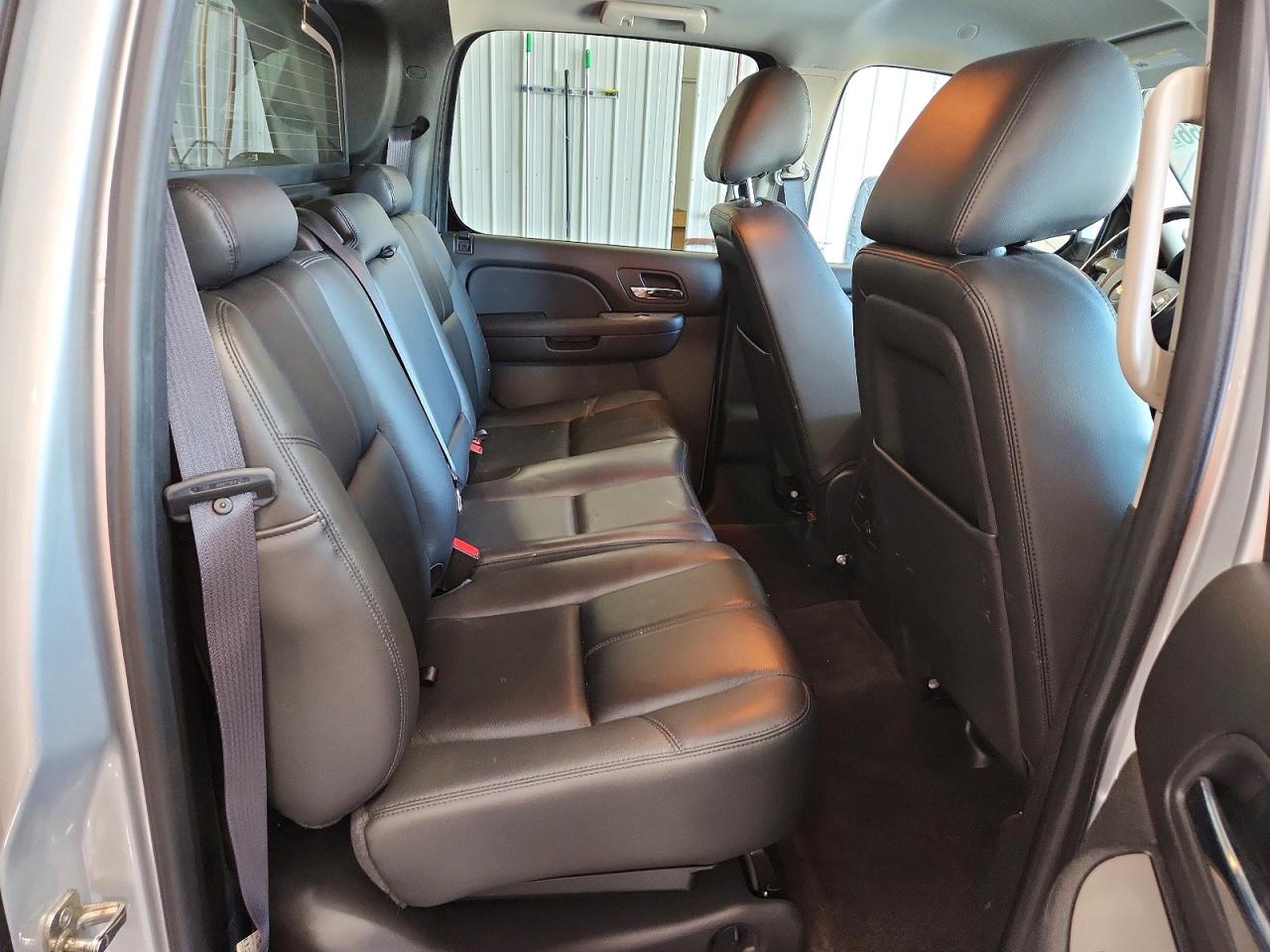 2013 Chevrolet Avalanche Lt Silver vin: 3GNMCFE01DG215402