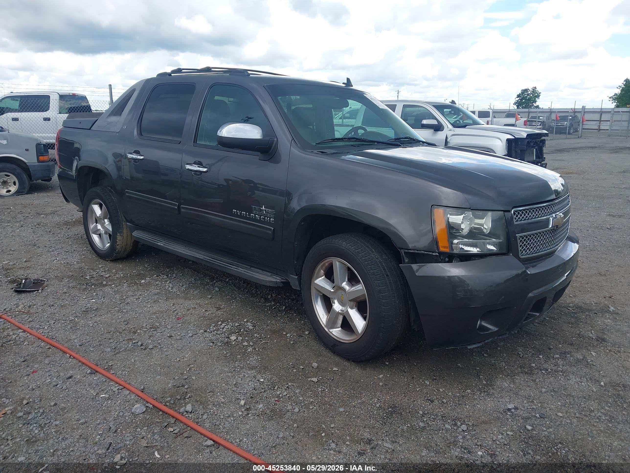 2011 Chevrolet Avalanche 1500 Lt1 Gray vin: 3GNMCFE02BG146314