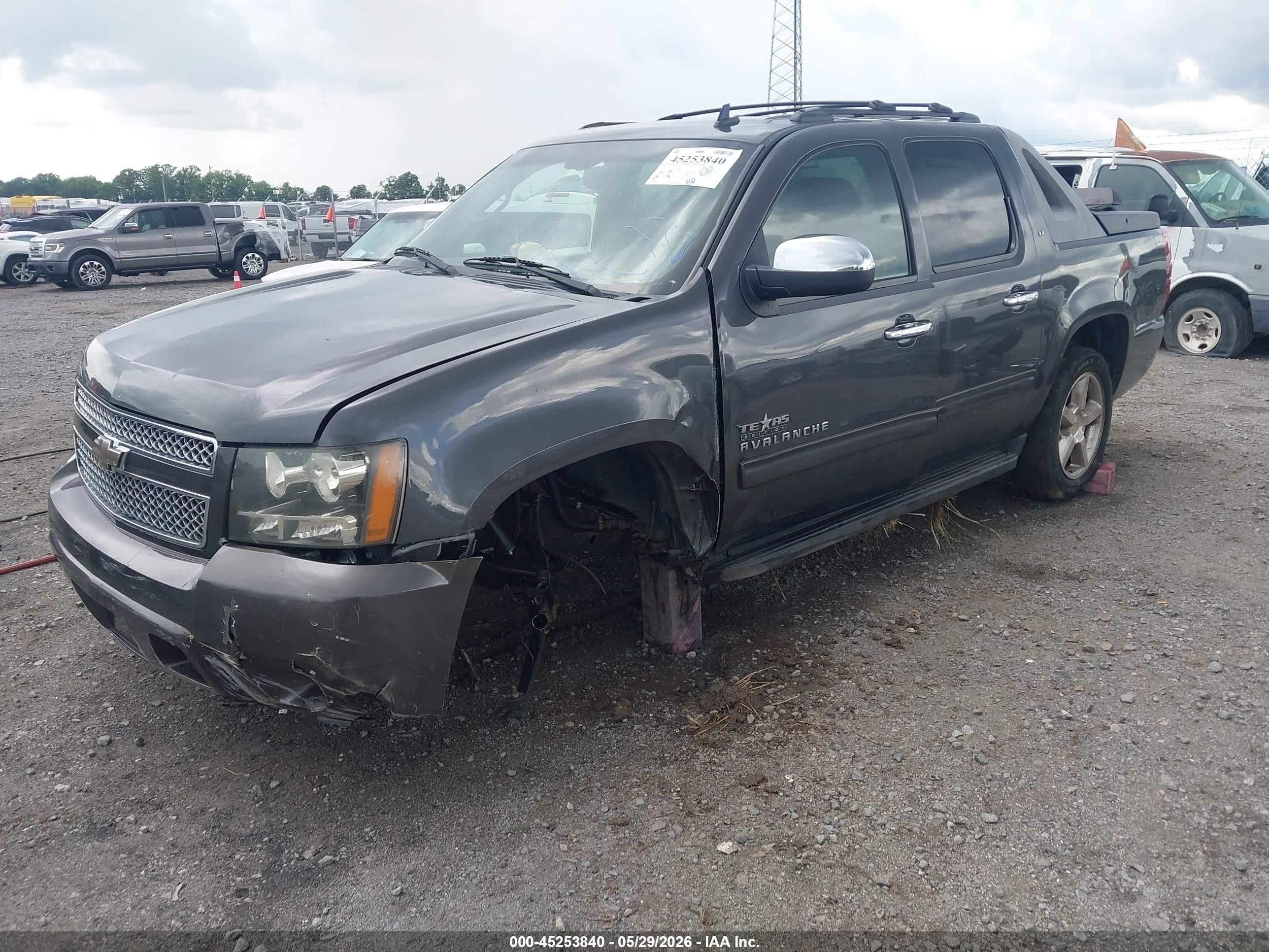 2011 Chevrolet Avalanche 1500 Lt1 Gray vin: 3GNMCFE02BG146314