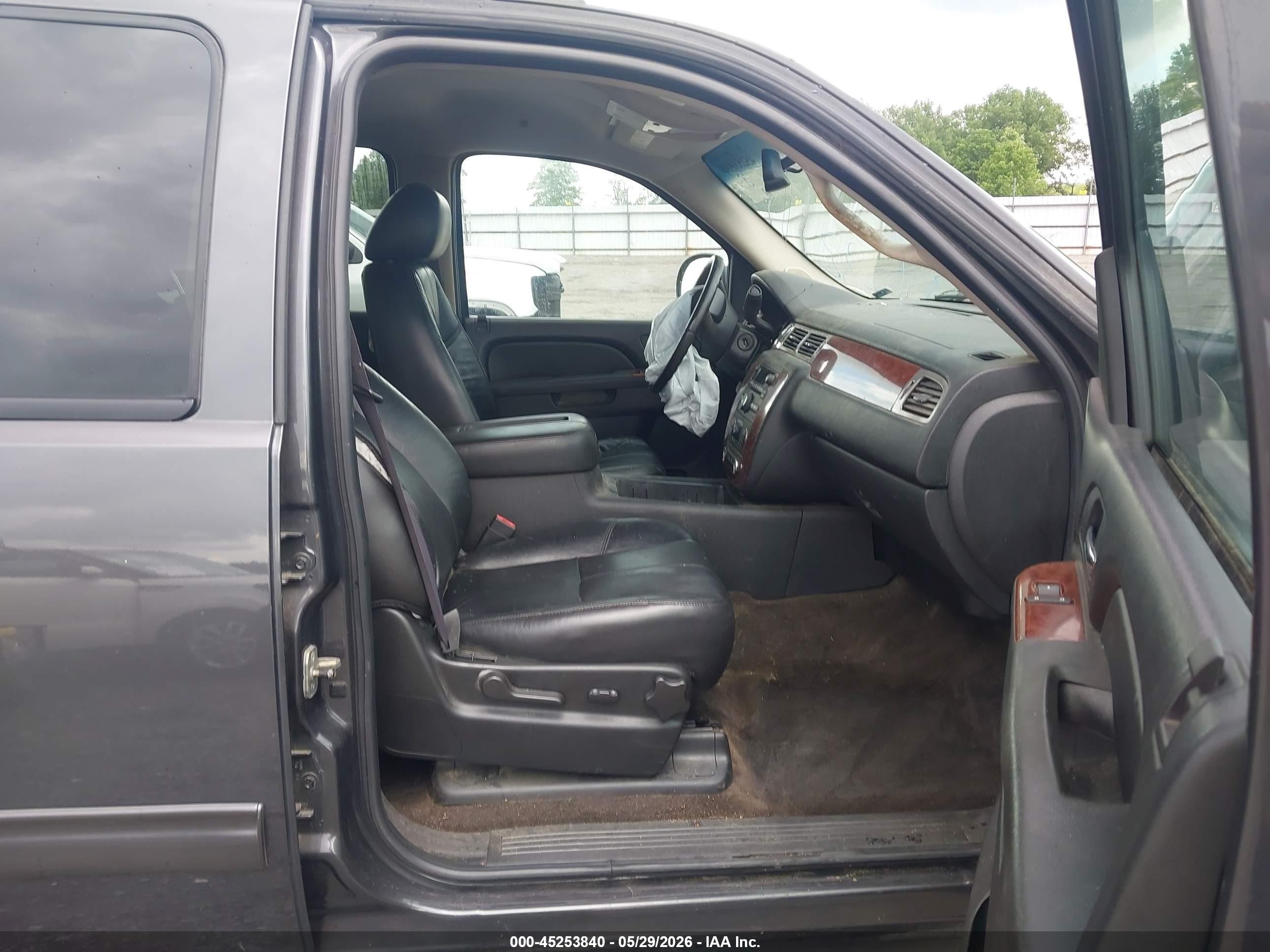 2011 Chevrolet Avalanche 1500 Lt1 Gray vin: 3GNMCFE02BG146314