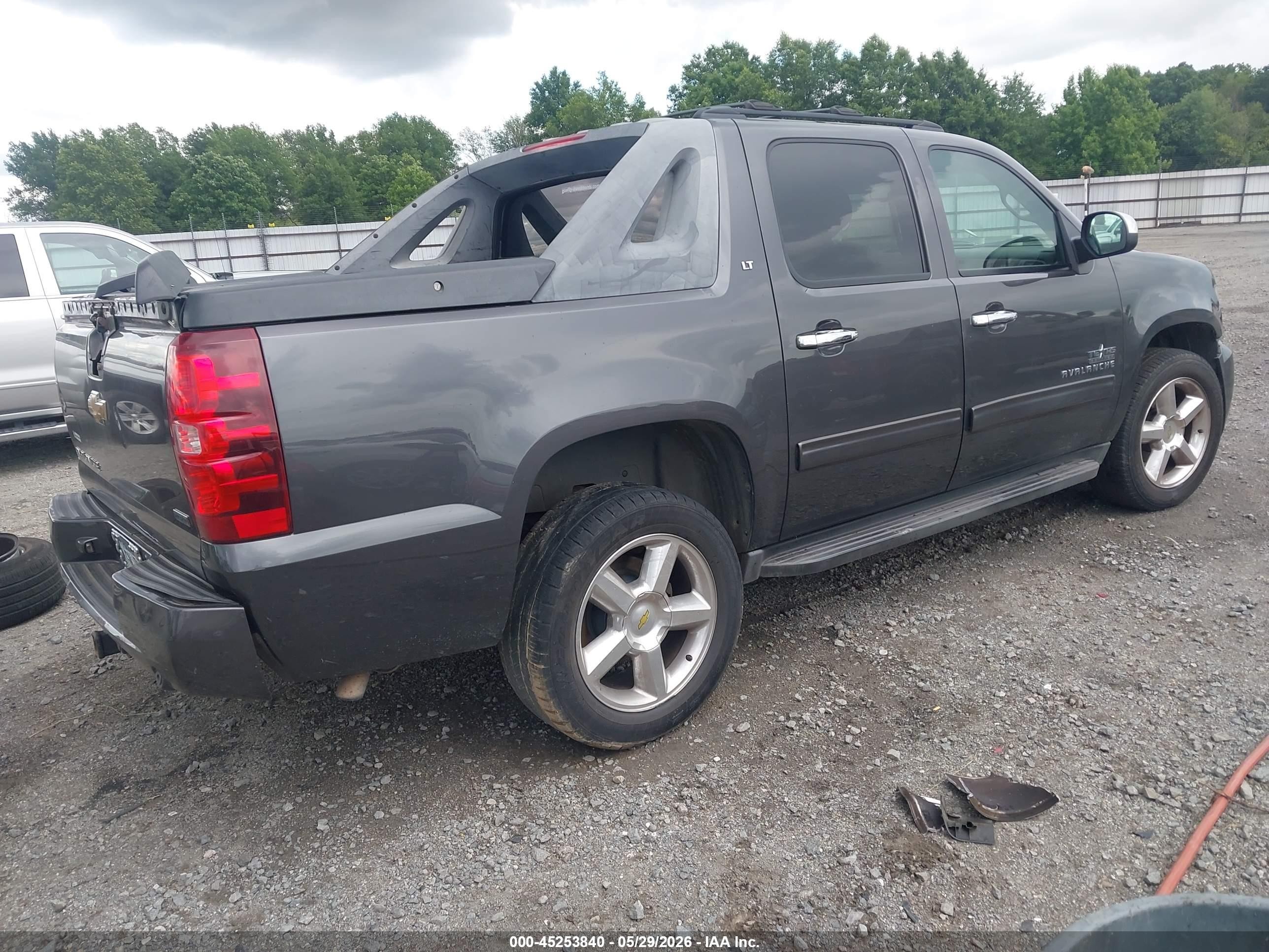2011 Chevrolet Avalanche 1500 Lt1 Gray vin: 3GNMCFE02BG146314