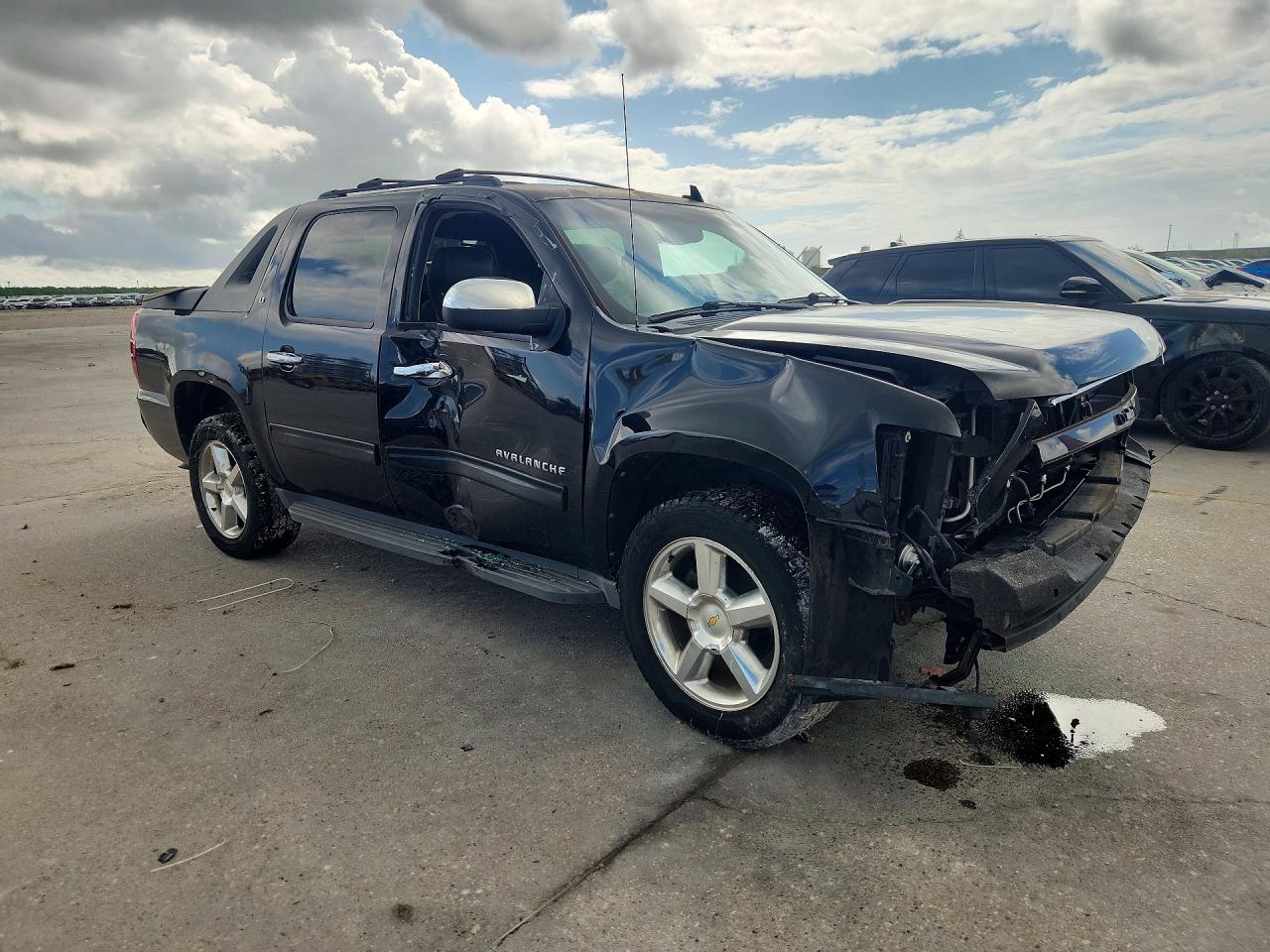 2011 Chevrolet Avalanche Lt Black vin: 3GNMCFE02BG192063
