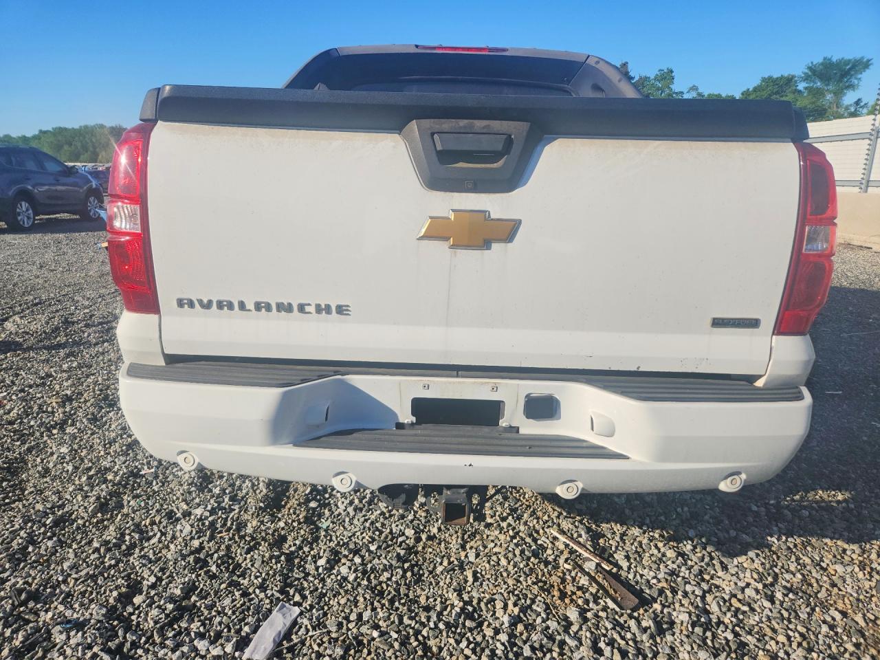 2012 Chevrolet Avalanche Lt White vin: 3GNMCFE05CG142985