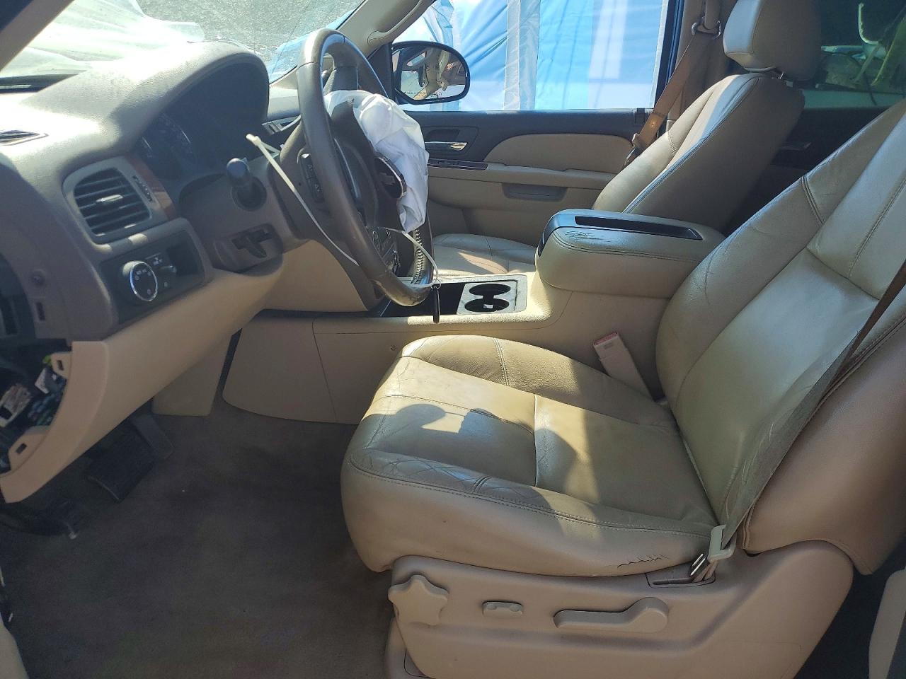 2012 Chevrolet Avalanche Lt White vin: 3GNMCFE05CG142985