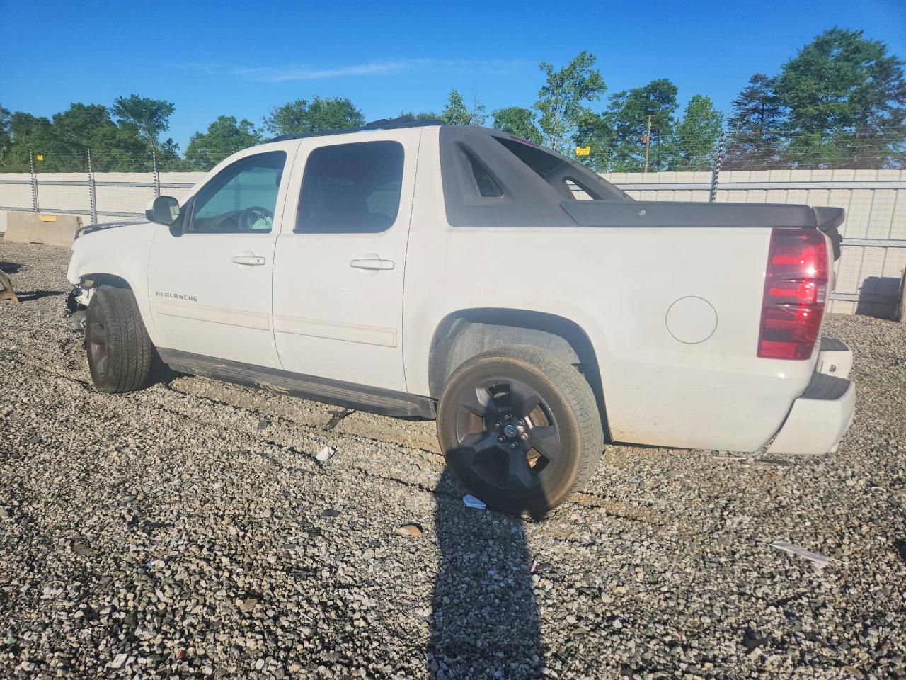 2012 Chevrolet Avalanche Lt White vin: 3GNMCFE05CG142985