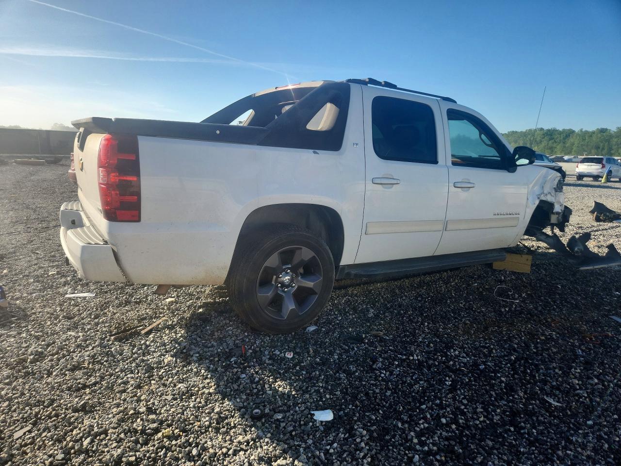 2012 Chevrolet Avalanche Lt White vin: 3GNMCFE05CG142985