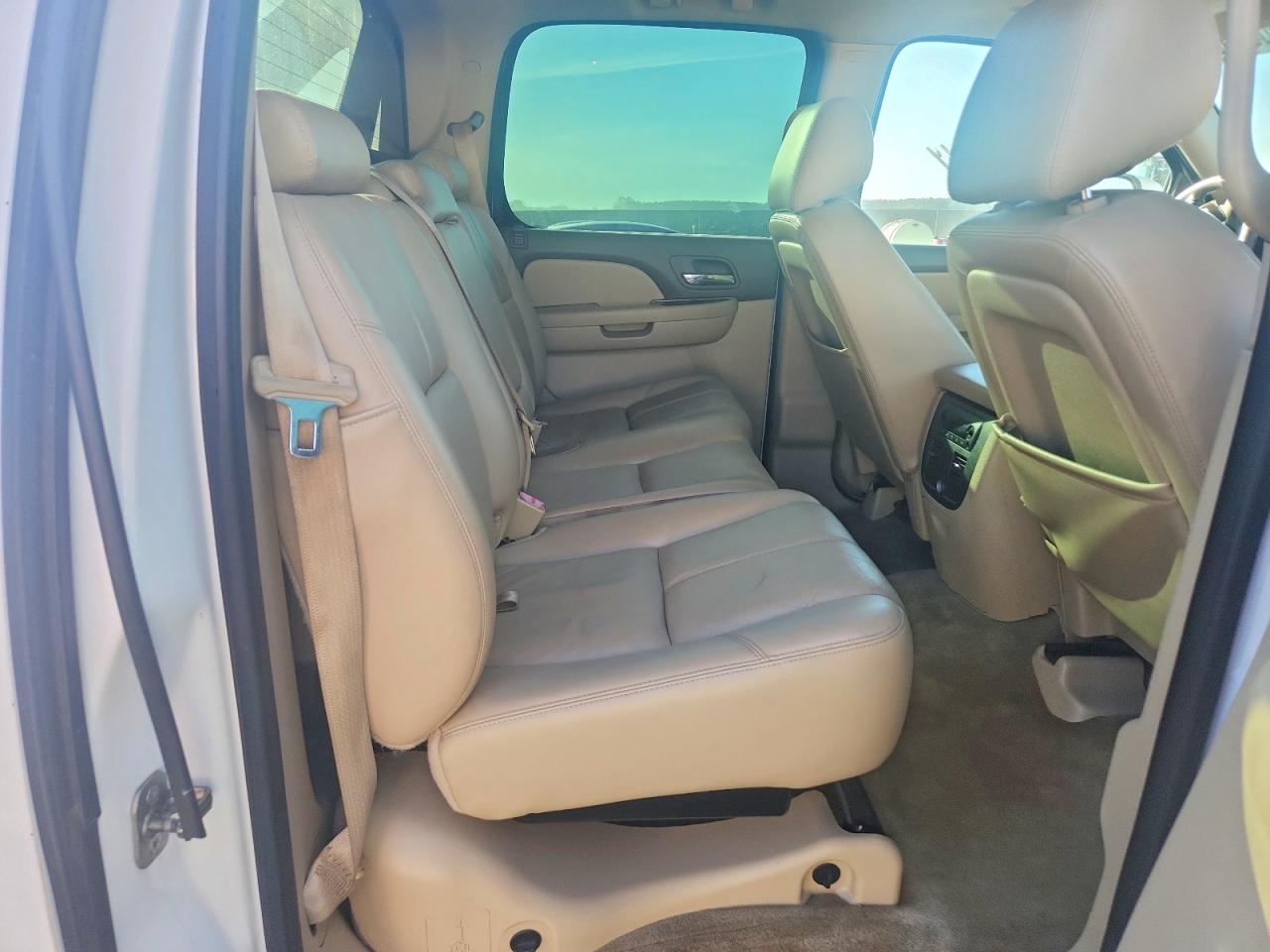 2012 Chevrolet Avalanche Lt White vin: 3GNMCFE05CG142985