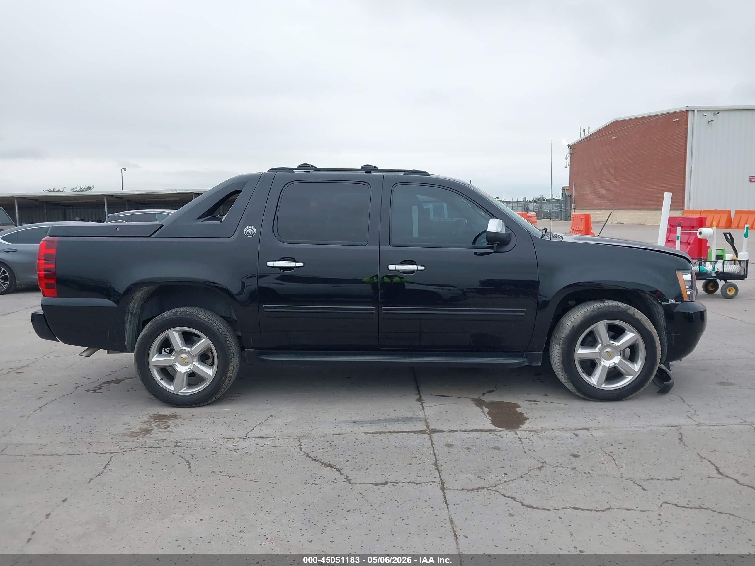 2013 Chevrolet Avalanche Lt Black vin: 3GNMCFE05DG200174