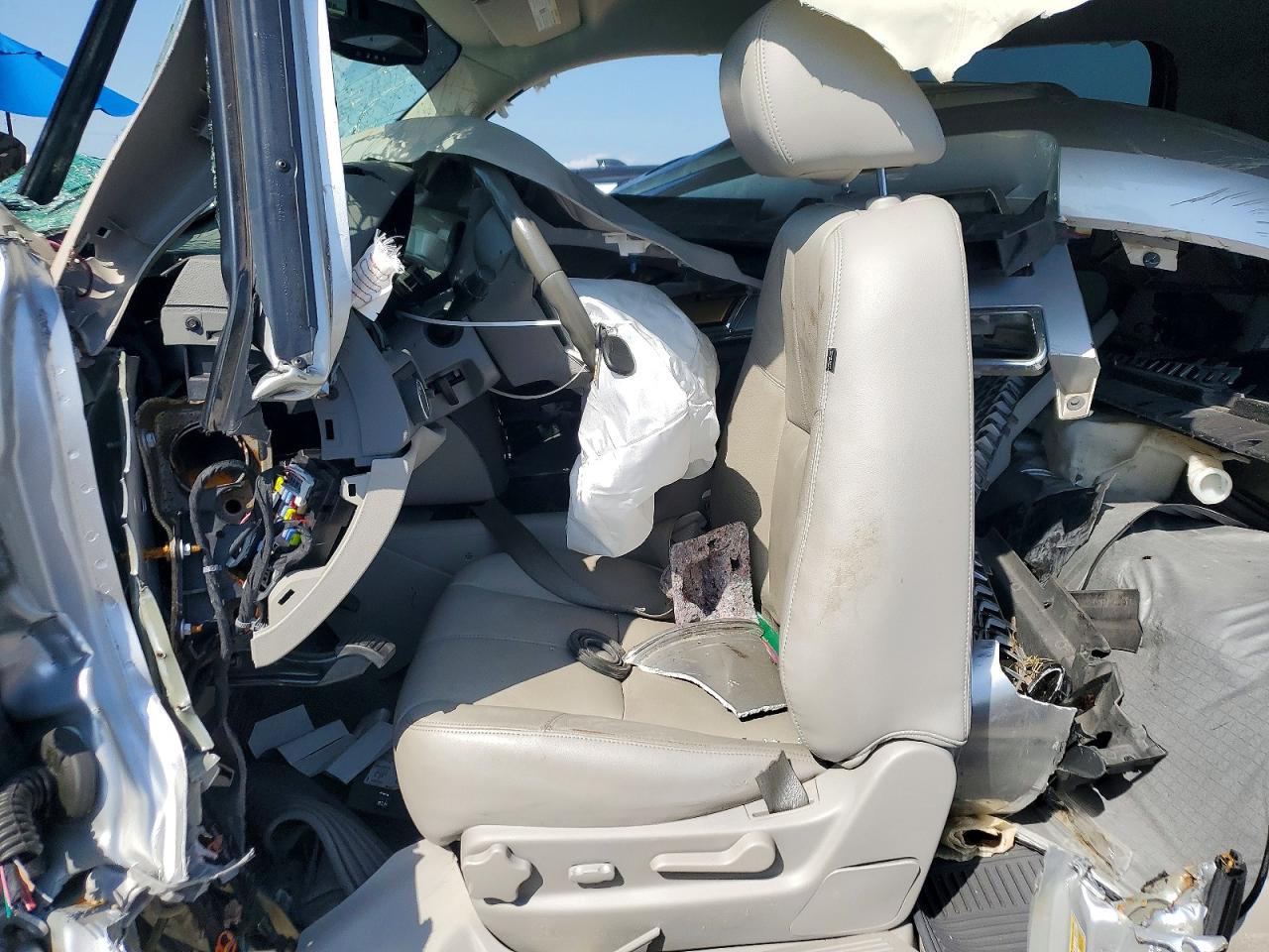 2013 Chevrolet Avalanche Lt Серебряный vin: 3GNMCFE07DG339240