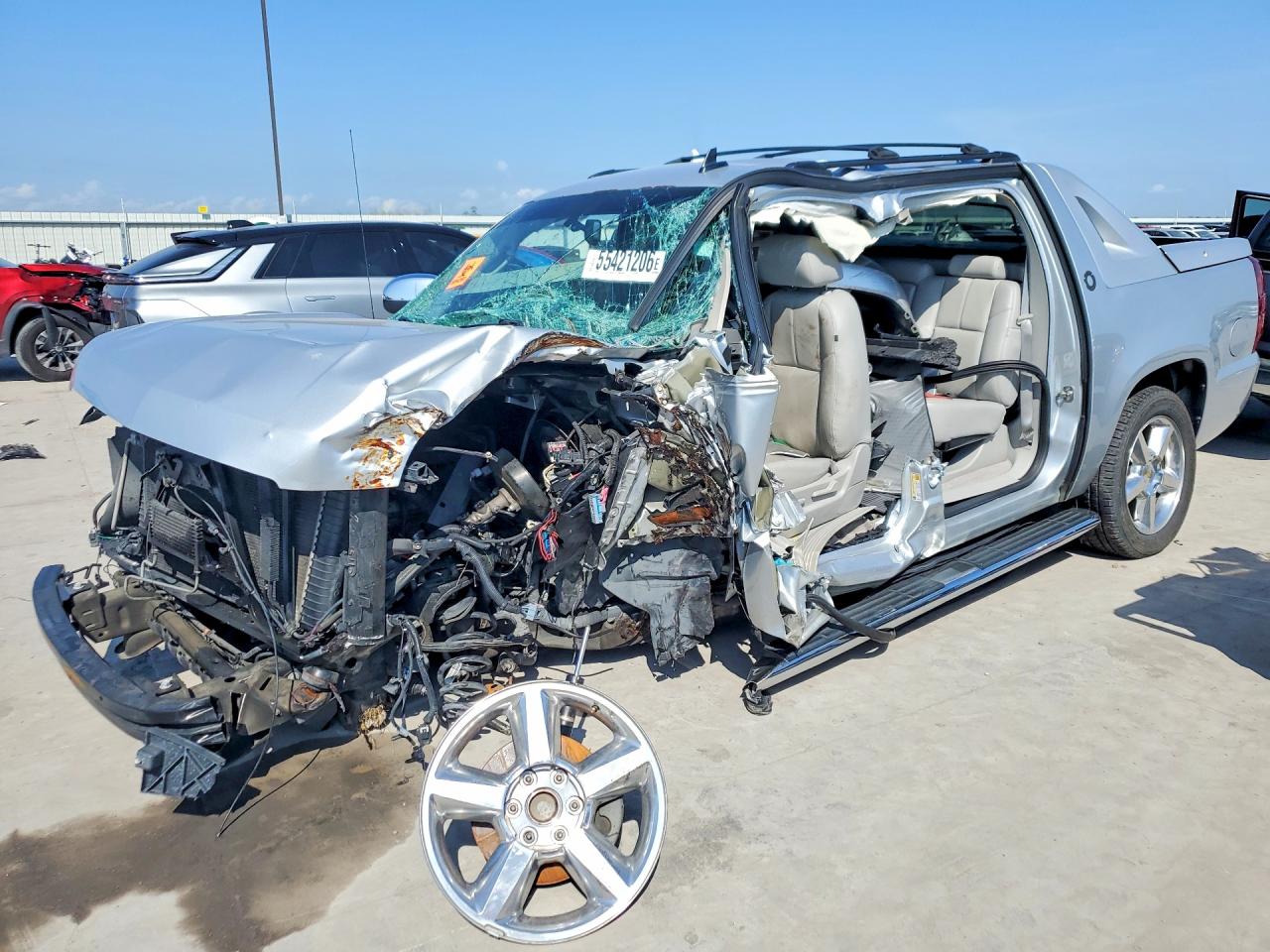 2013 Chevrolet Avalanche Lt Серебряный vin: 3GNMCFE07DG339240
