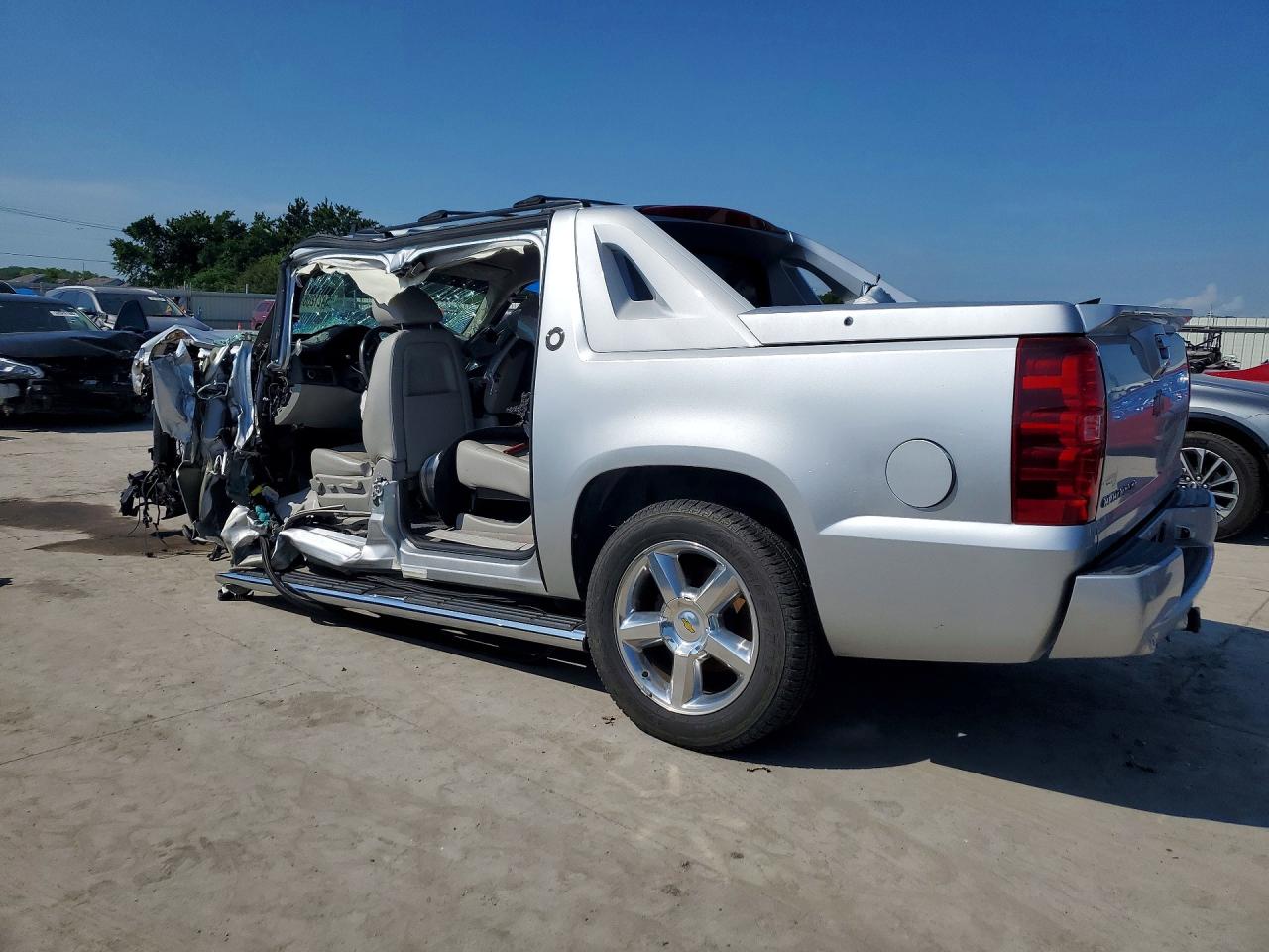 2013 Chevrolet Avalanche Lt Серебряный vin: 3GNMCFE07DG339240