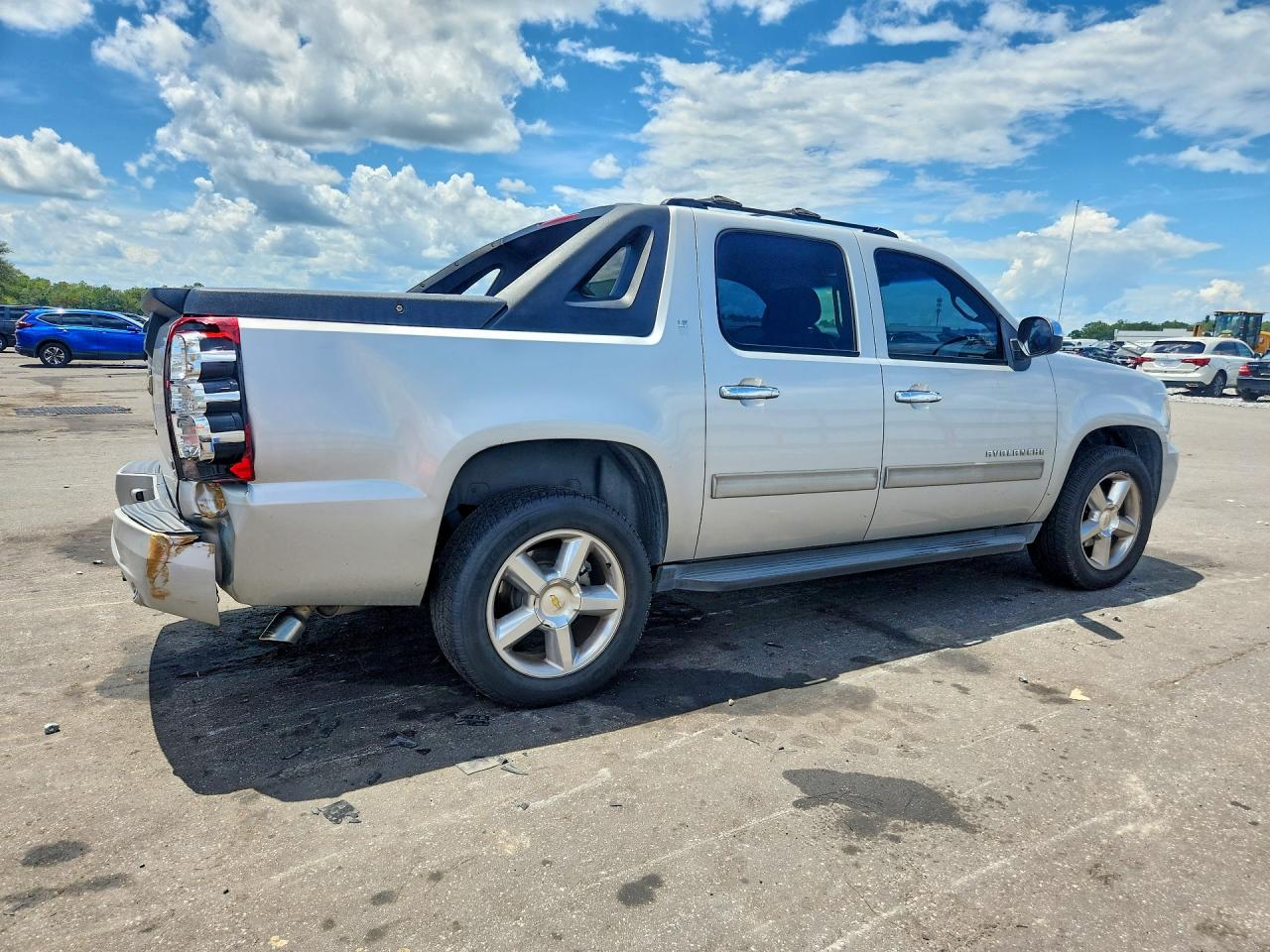 2011 Chevrolet Avalanche Lt Silver vin: 3GNMCFE0XBG348107