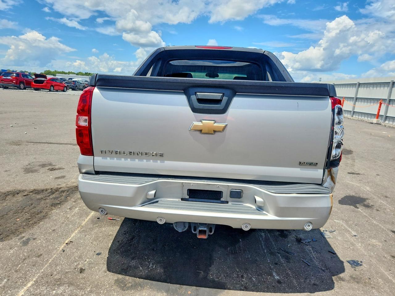 2011 Chevrolet Avalanche Lt Silver vin: 3GNMCFE0XBG348107