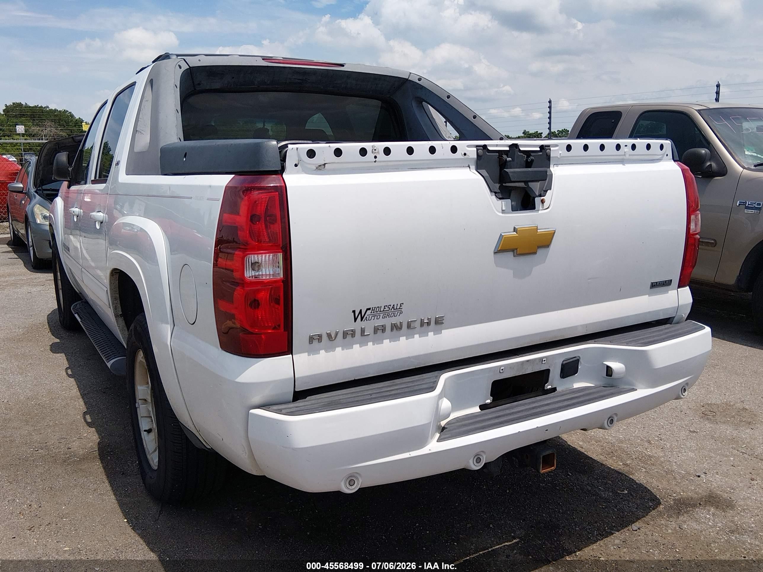 2011 Chevrolet Avalanche 1500 Lt1 Белый vin: 3GNMCFE0XBG368843