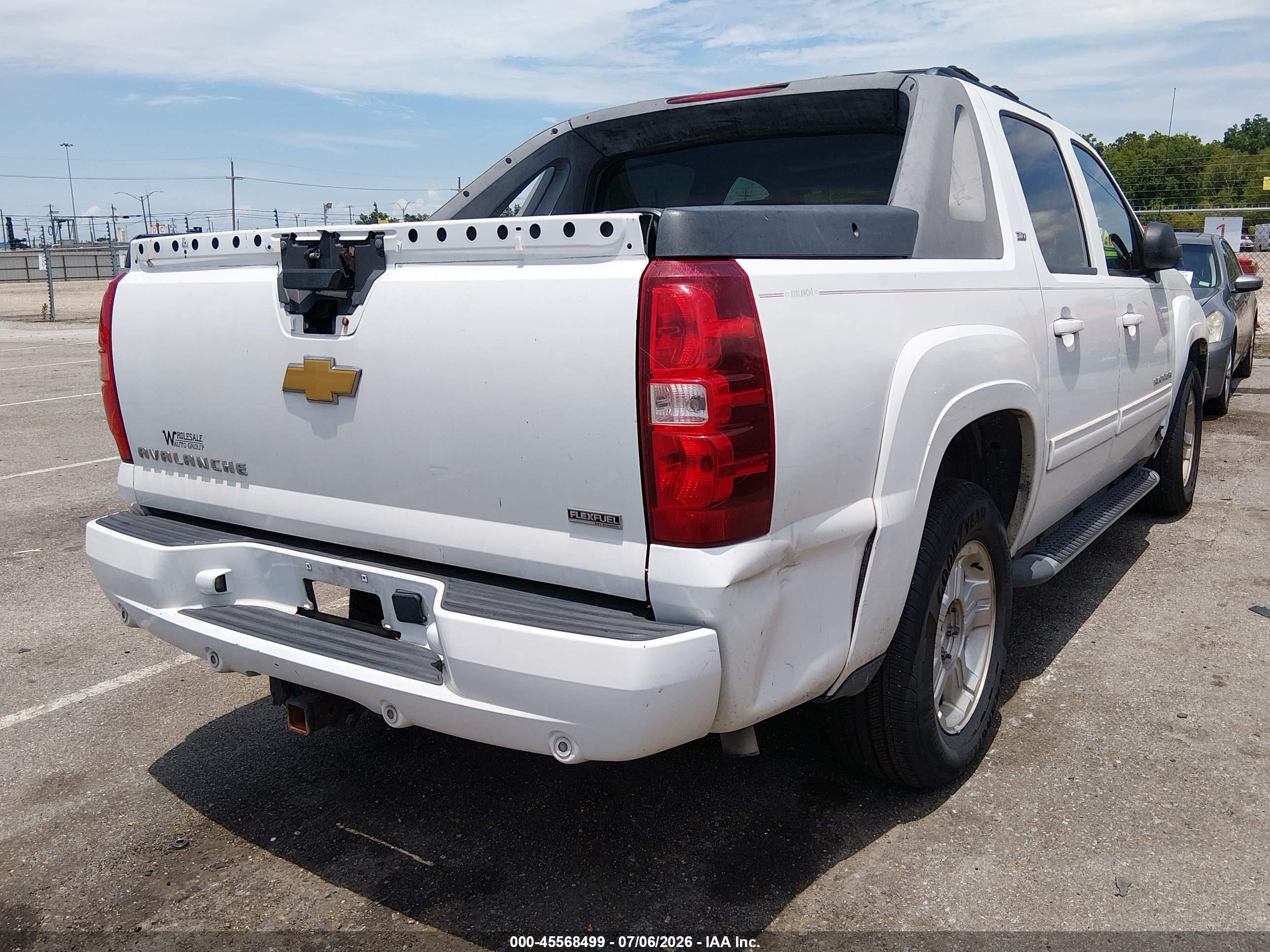 2011 Chevrolet Avalanche 1500 Lt1 Белый vin: 3GNMCFE0XBG368843