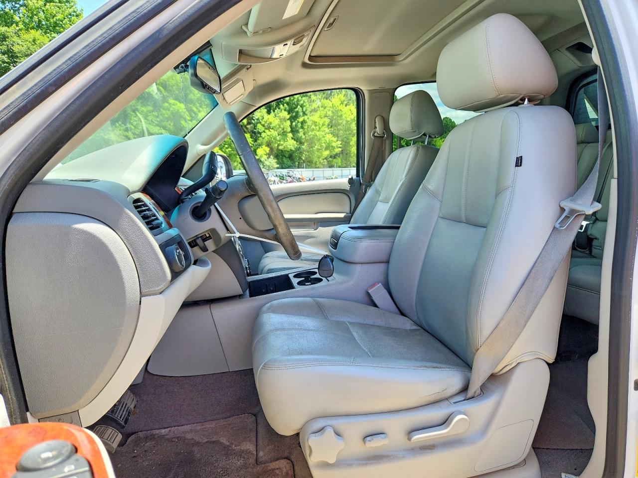 2012 Chevrolet Avalanche Lt White vin: 3GNMCFE0XCG308420
