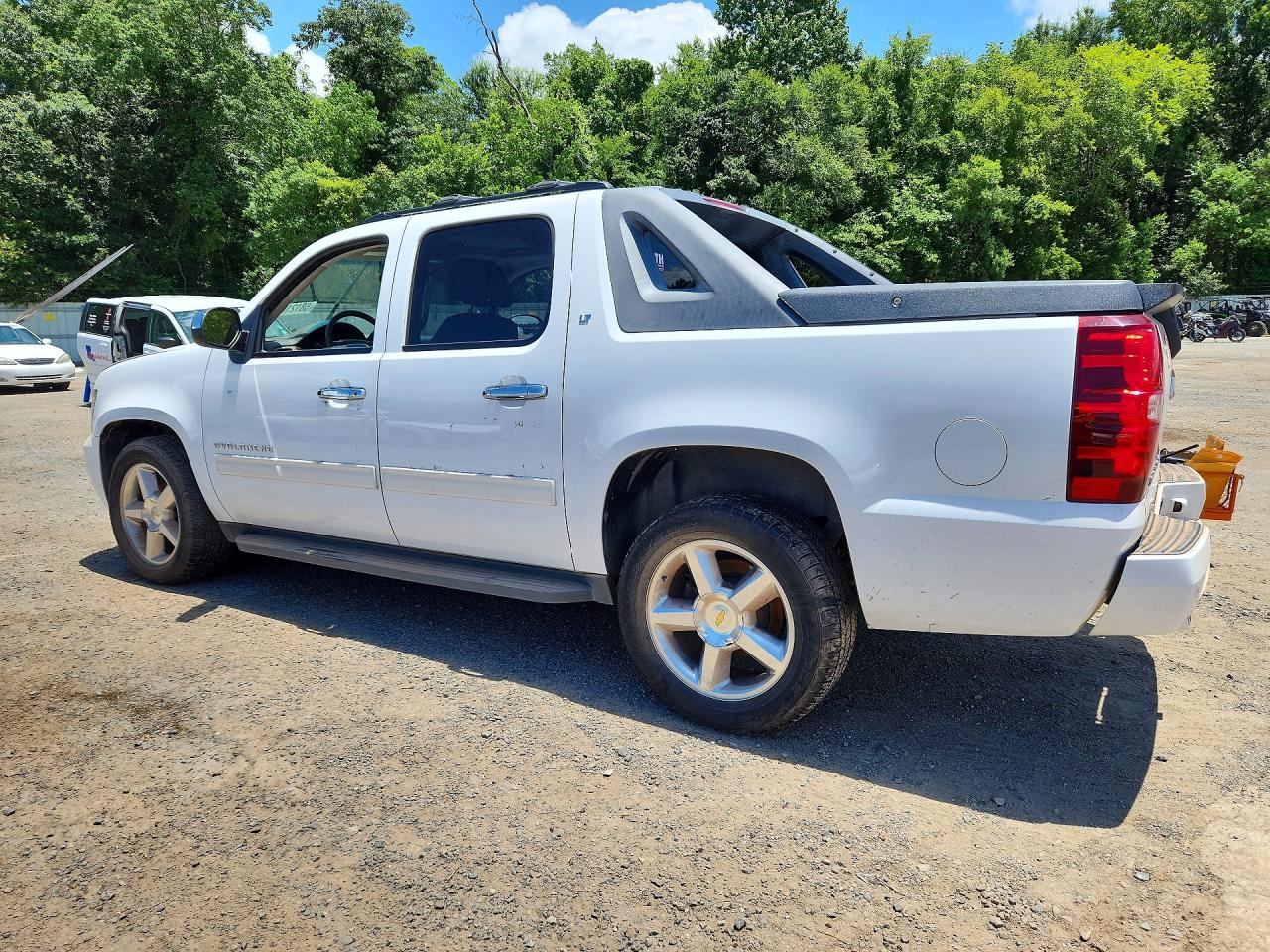 2012 Chevrolet Avalanche Lt White vin: 3GNMCFE0XCG308420