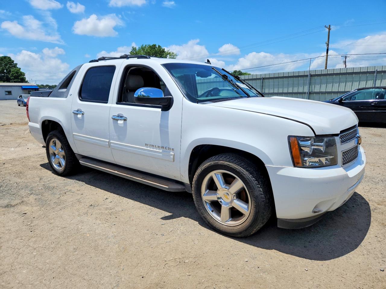 2012 Chevrolet Avalanche Lt White vin: 3GNMCFE0XCG308420