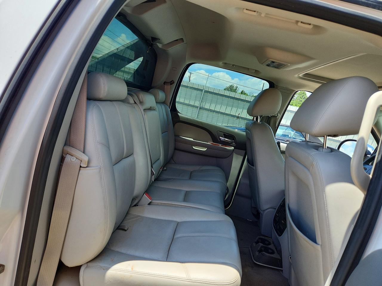 2012 Chevrolet Avalanche Lt White vin: 3GNMCFE0XCG308420