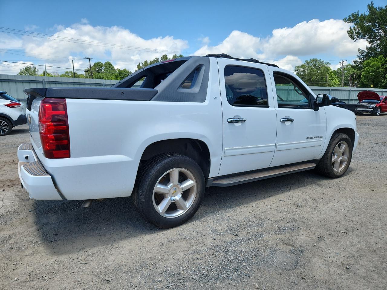 2012 Chevrolet Avalanche Lt White vin: 3GNMCFE0XCG308420