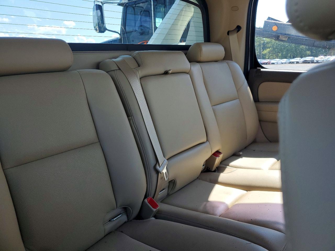 2013 Chevrolet Avalanche Ltz White vin: 3GNMCGE02DG257518