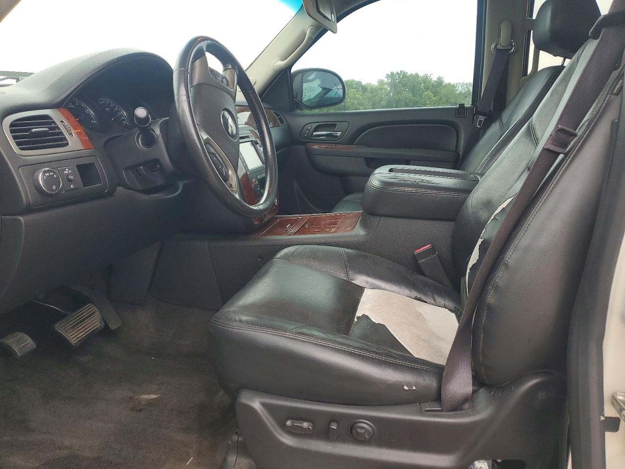 2013 Chevrolet Avalanche Ltz Cream vin: 3GNMCGE04DG262557