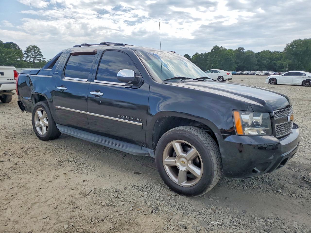 2012 Chevrolet Avalanche Ltz Black vin: 3GNMCGE05CG132995