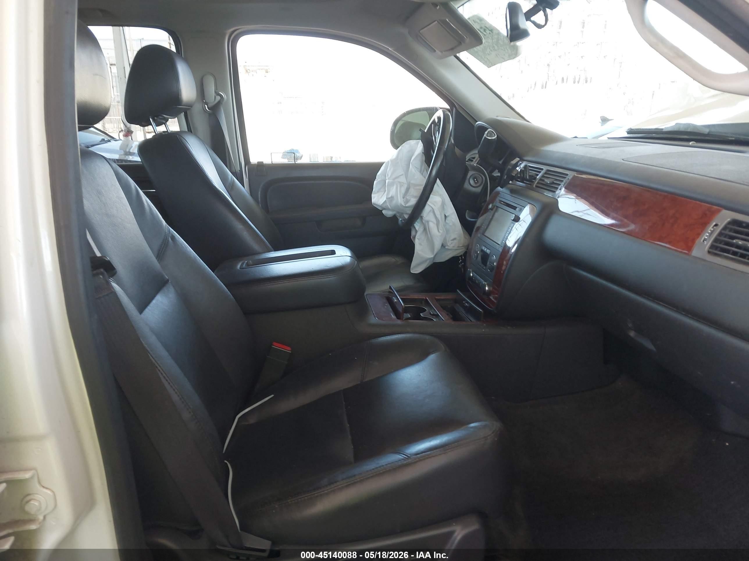 2013 Chevrolet Avalanche Ltz White vin: 3GNMCGE06DG239426
