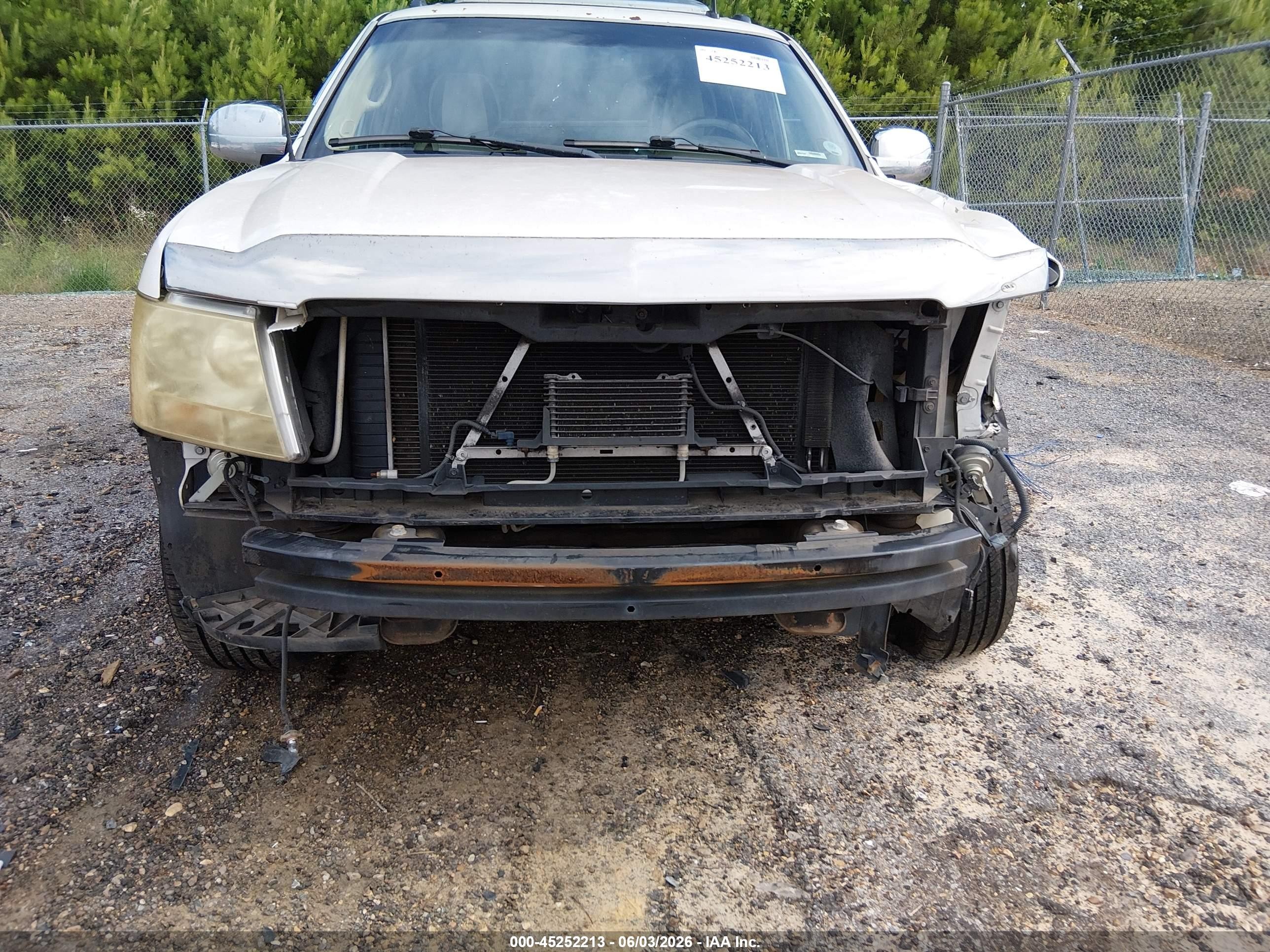 2012 Chevrolet Avalanche 1500 Ltz White vin: 3GNMCGE08CG246795