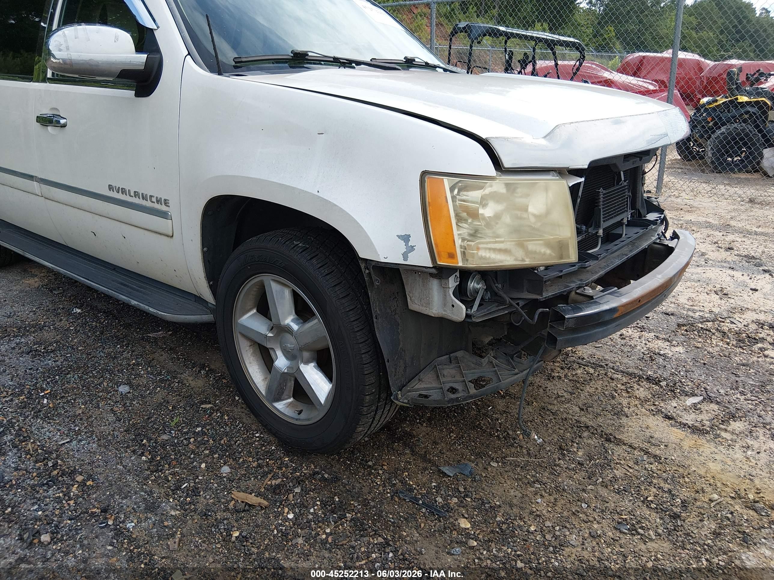 2012 Chevrolet Avalanche 1500 Ltz White vin: 3GNMCGE08CG246795