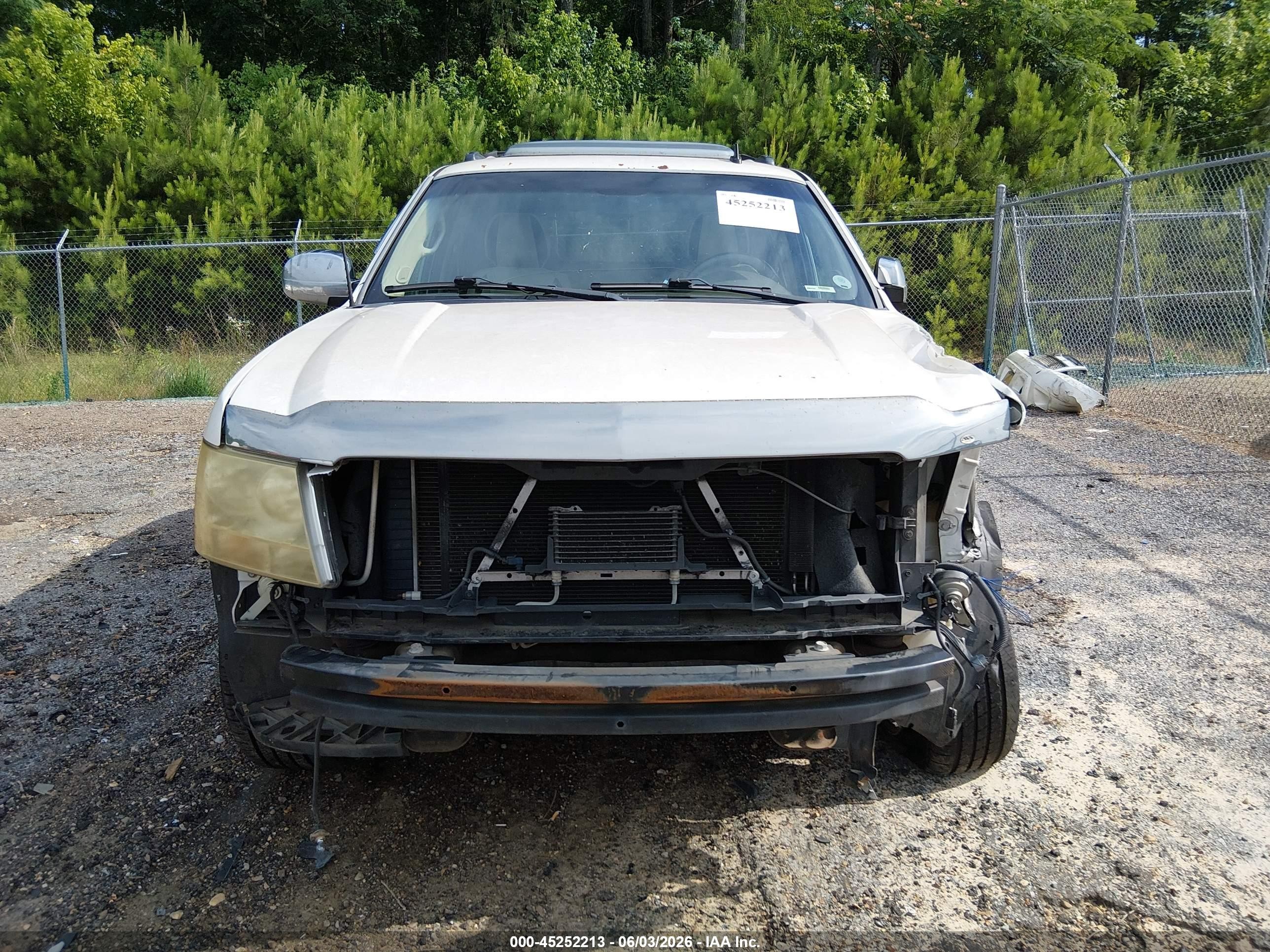 2012 Chevrolet Avalanche 1500 Ltz White vin: 3GNMCGE08CG246795