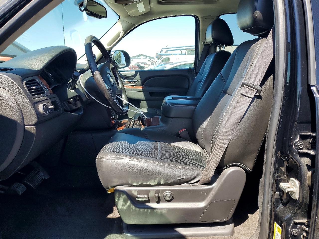 2013 Chevrolet Avalanche Ltz Black vin: 3GNMCGE08DG168195