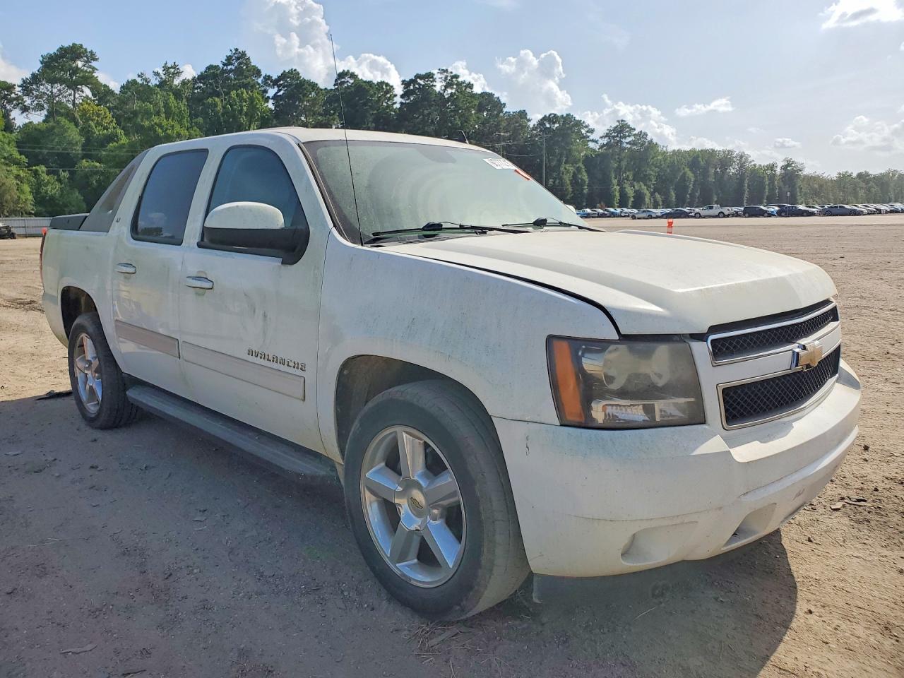 2010 Chevrolet Avalanche Lt White vin: 3GNNCFE00AG132544