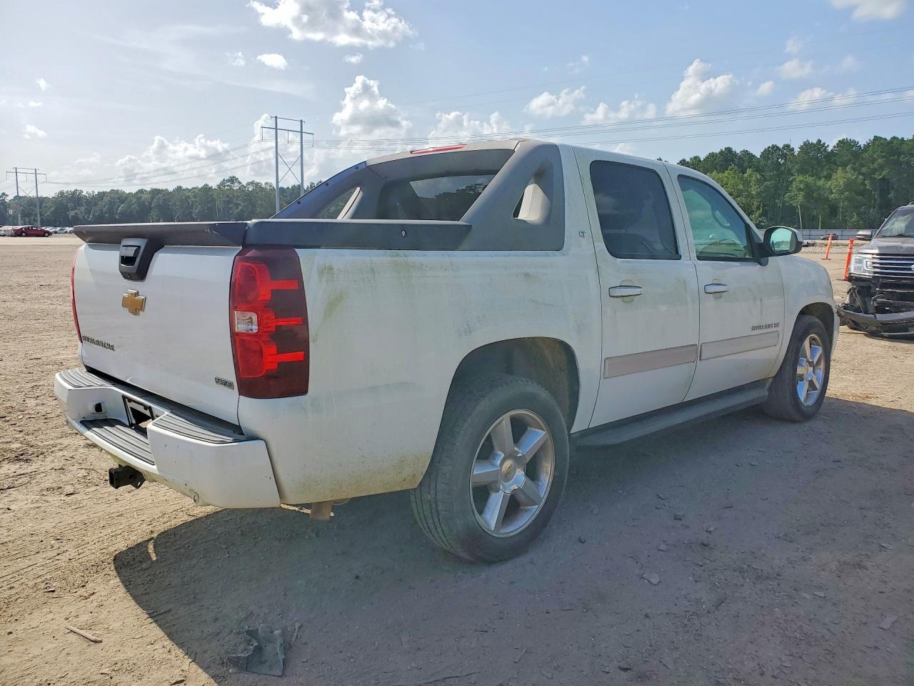 2010 Chevrolet Avalanche Lt White vin: 3GNNCFE00AG132544