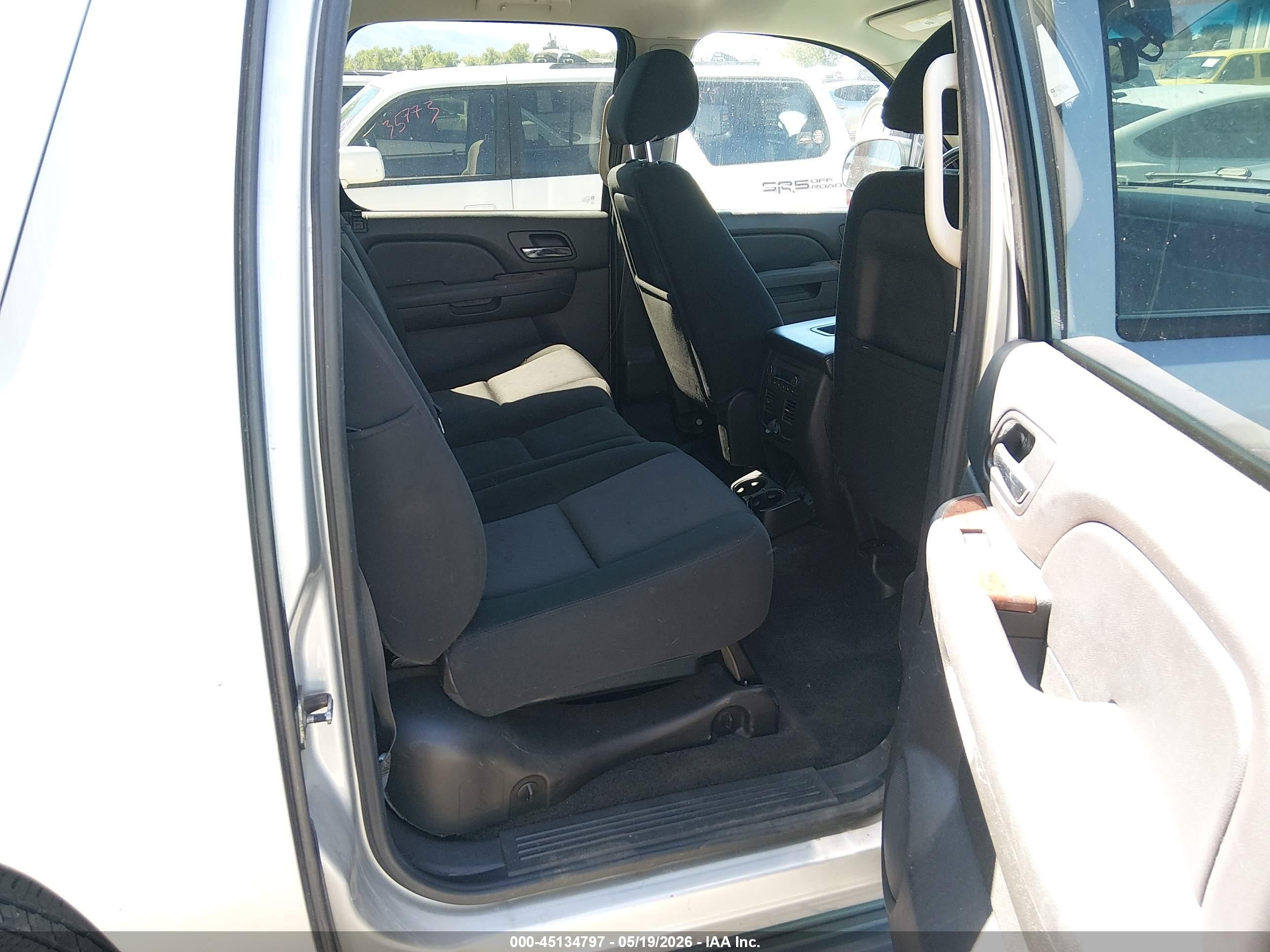 2011 Chevrolet Avalanche 1500 Ls Silver vin: 3GNTKEE31BG319890