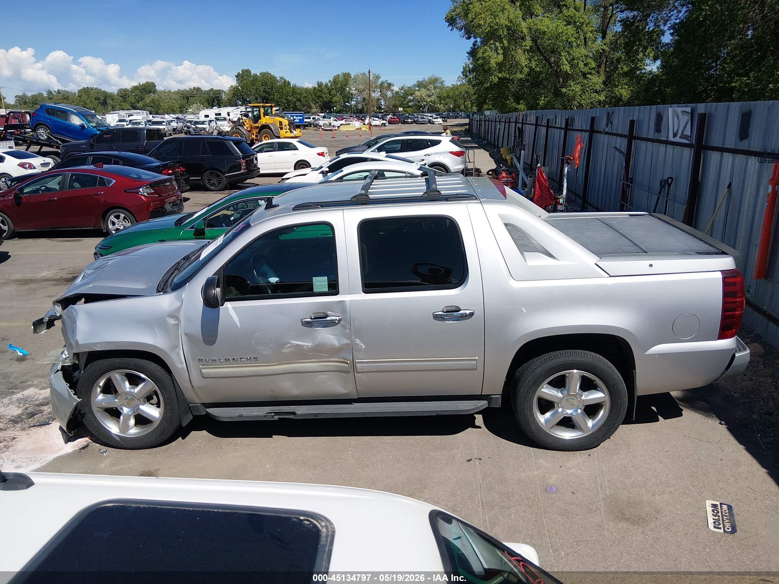 2011 Chevrolet Avalanche 1500 Ls Silver vin: 3GNTKEE31BG319890