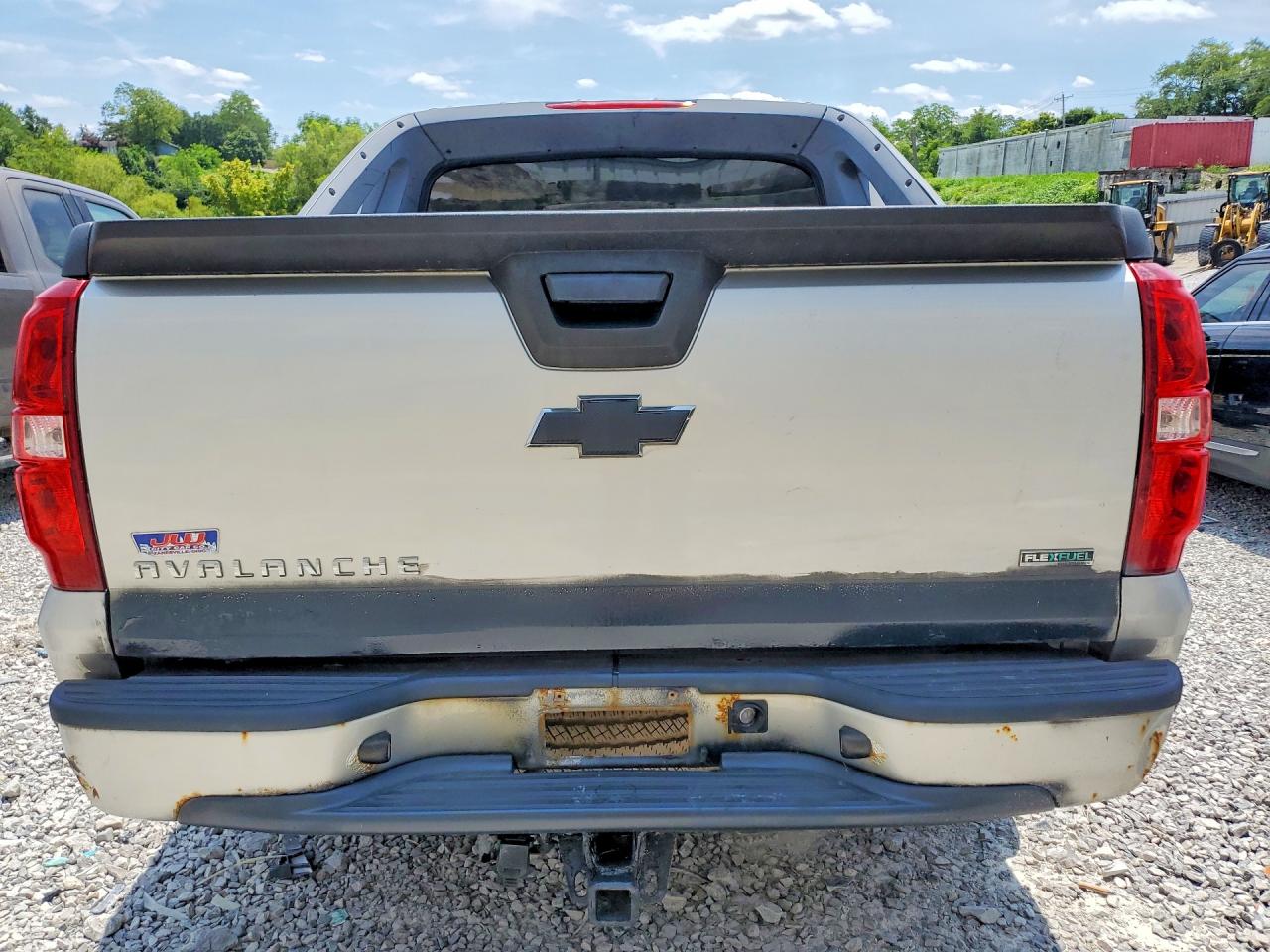 2011 Chevrolet Avalanche Ls Gray vin: 3GNTKEE34BG138587