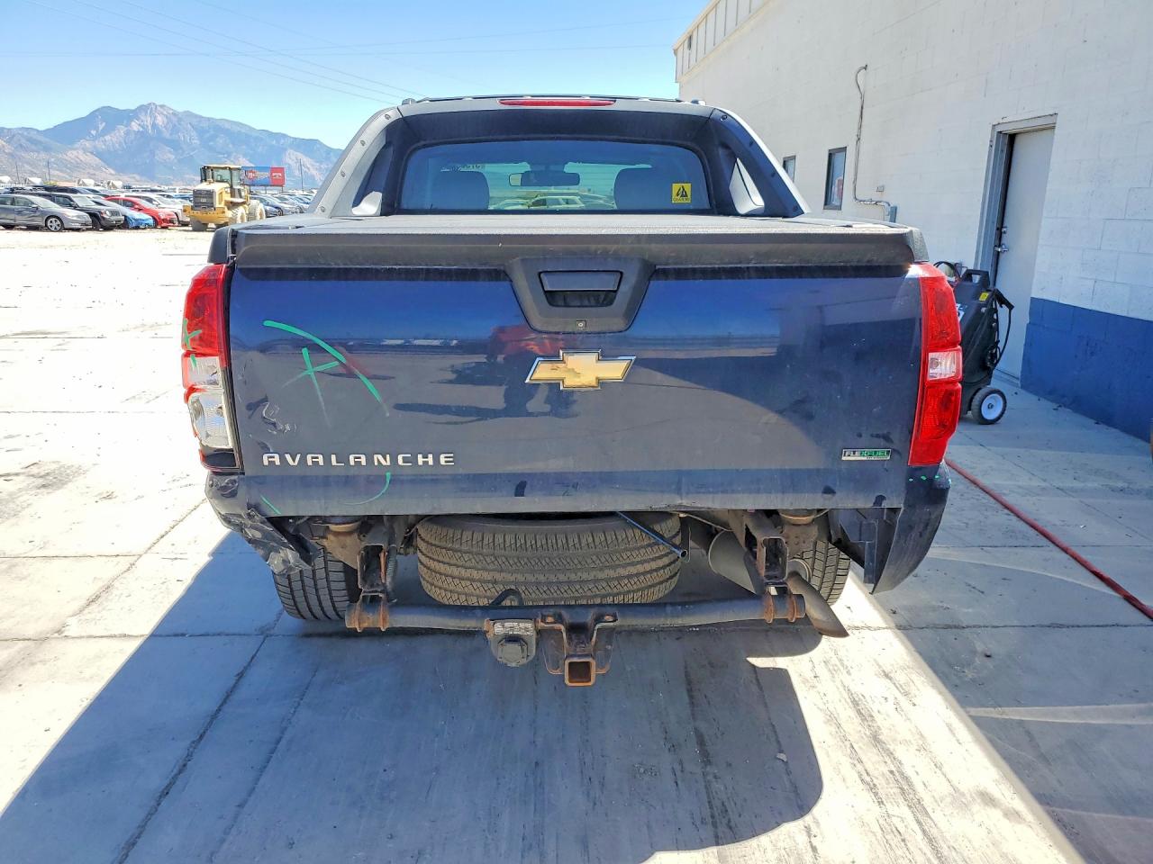 2011 Chevrolet Avalanche Ls Blue vin: 3GNTKEE34BG323495
