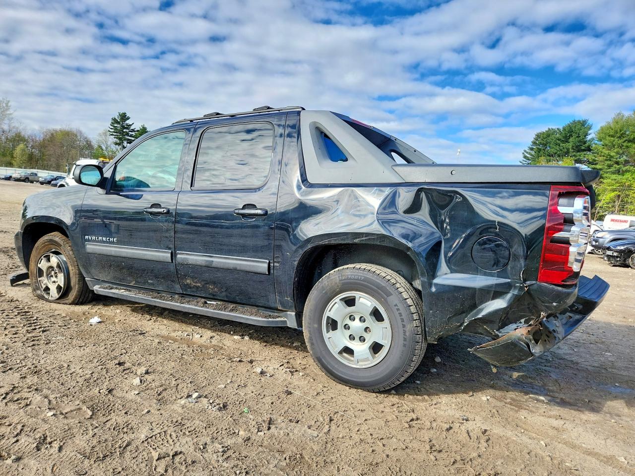 2011 Chevrolet Avalanche Ls Black vin: 3GNTKEE35BG190987