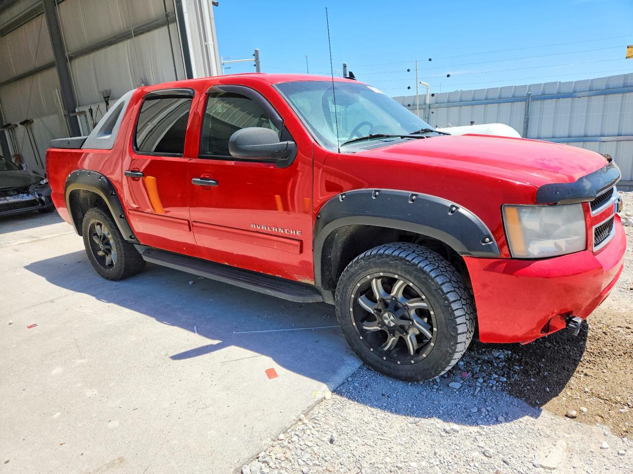 2011 Chevrolet Avalanche Ls Red vin: 3GNTKEE37BG329520