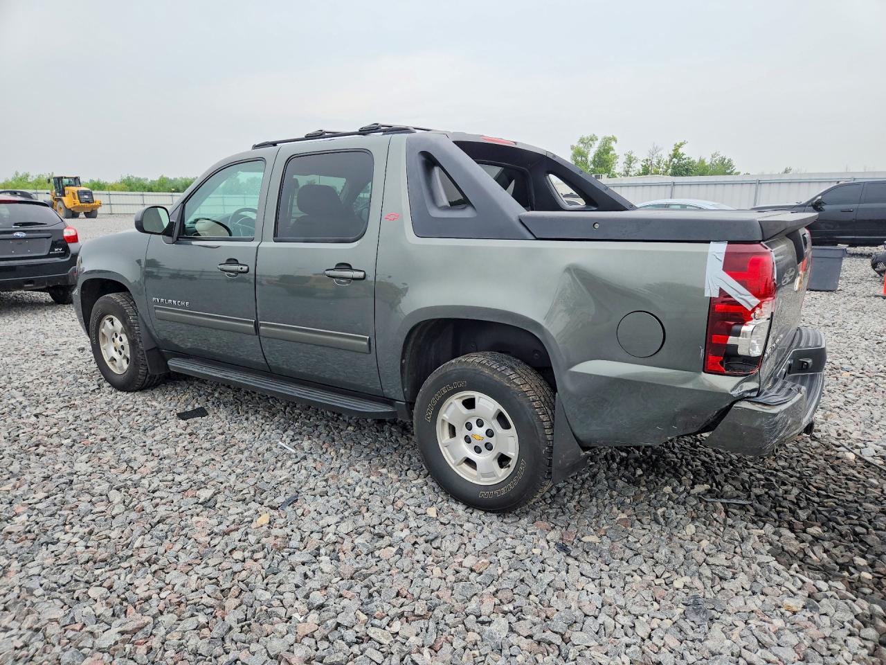 2011 Chevrolet Avalanche Ls Green vin: 3GNTKEE38BG108637
