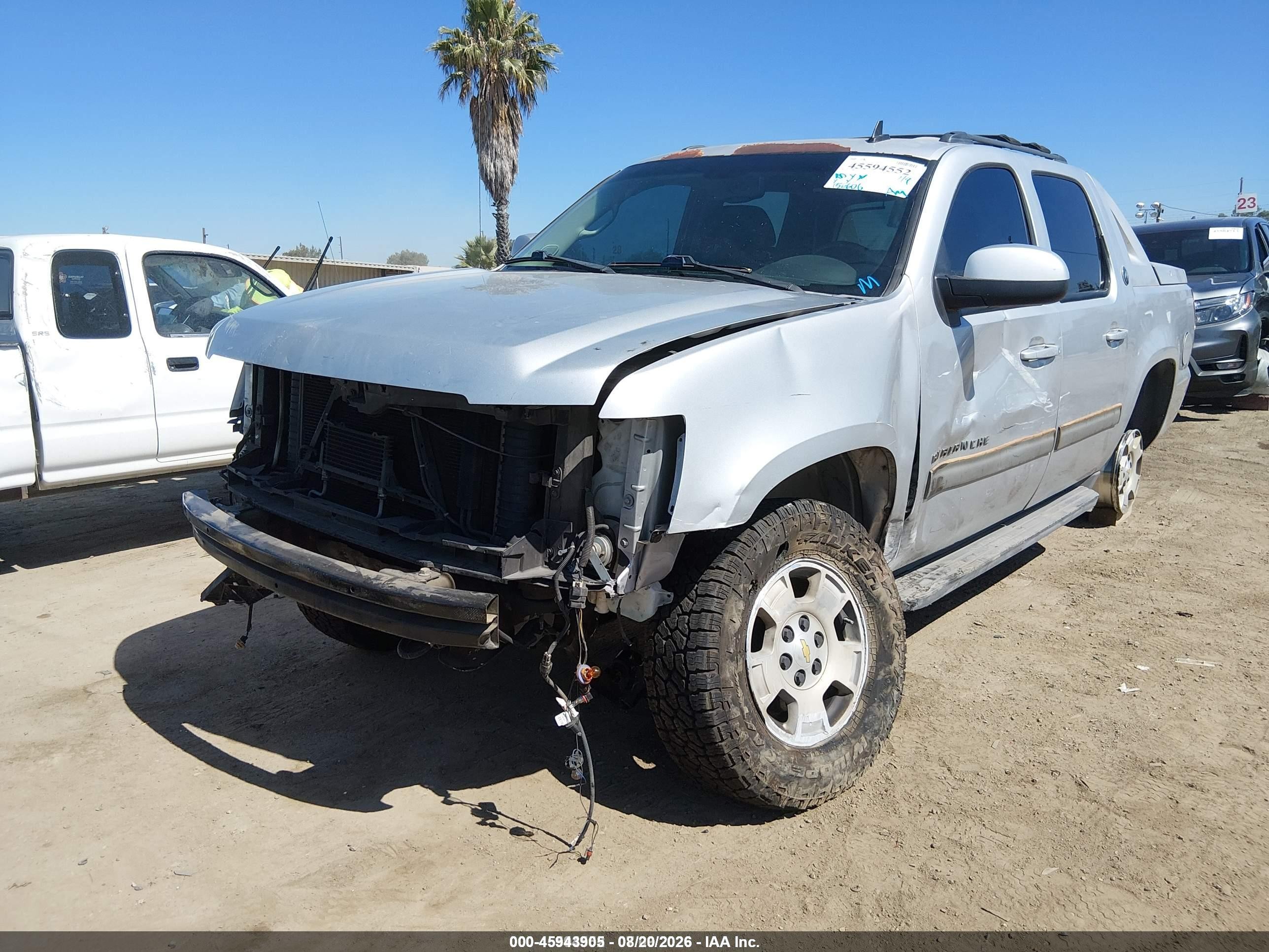 2013 Chevrolet Avalanche Ls Silver vin: 3GNTKEE70DG264368