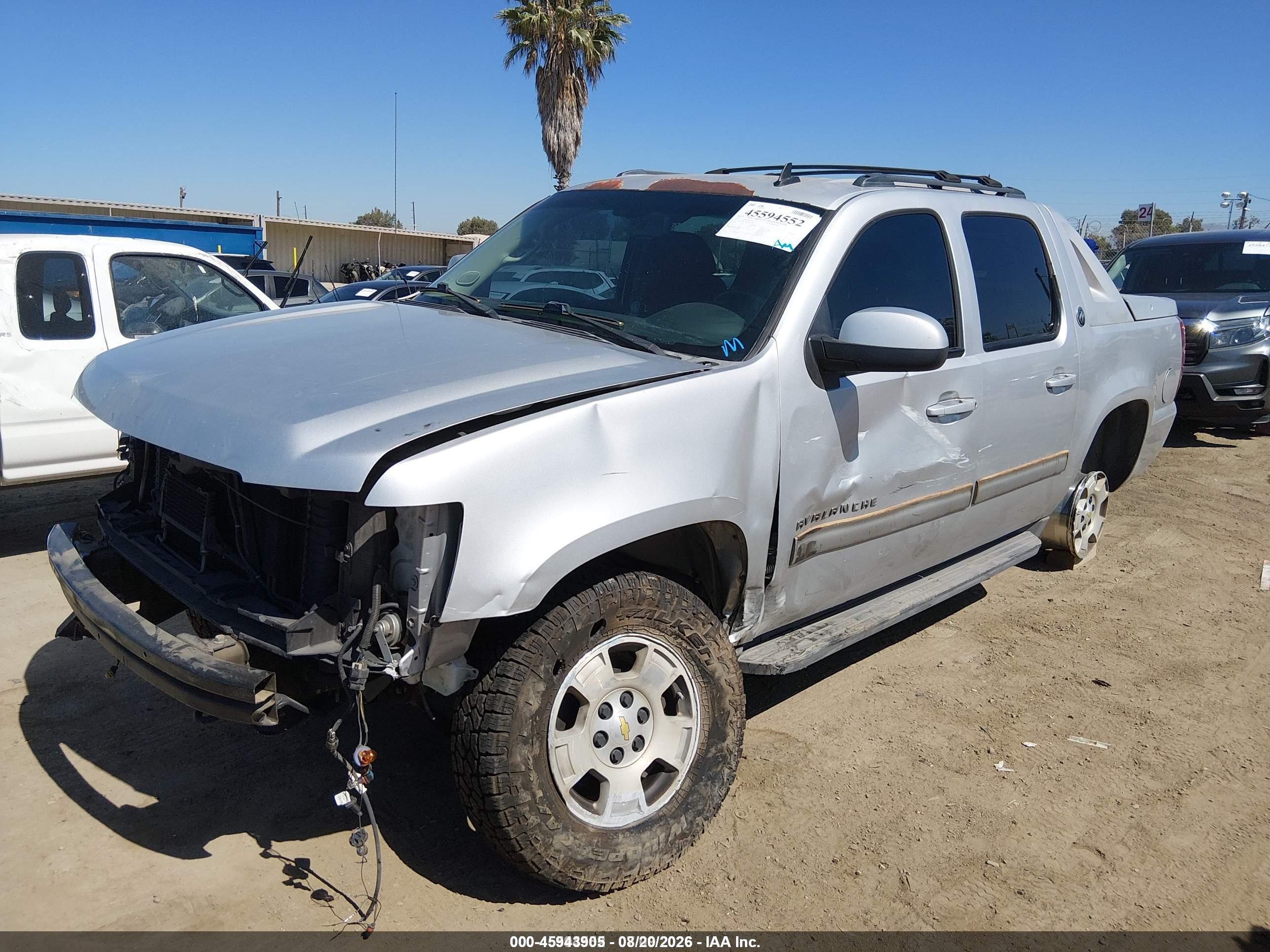 2013 Chevrolet Avalanche Ls Silver vin: 3GNTKEE70DG264368