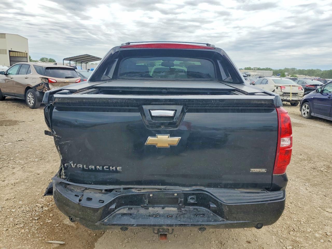 2013 Chevrolet Avalanche Ls Black vin: 3GNTKEE7XDG173107