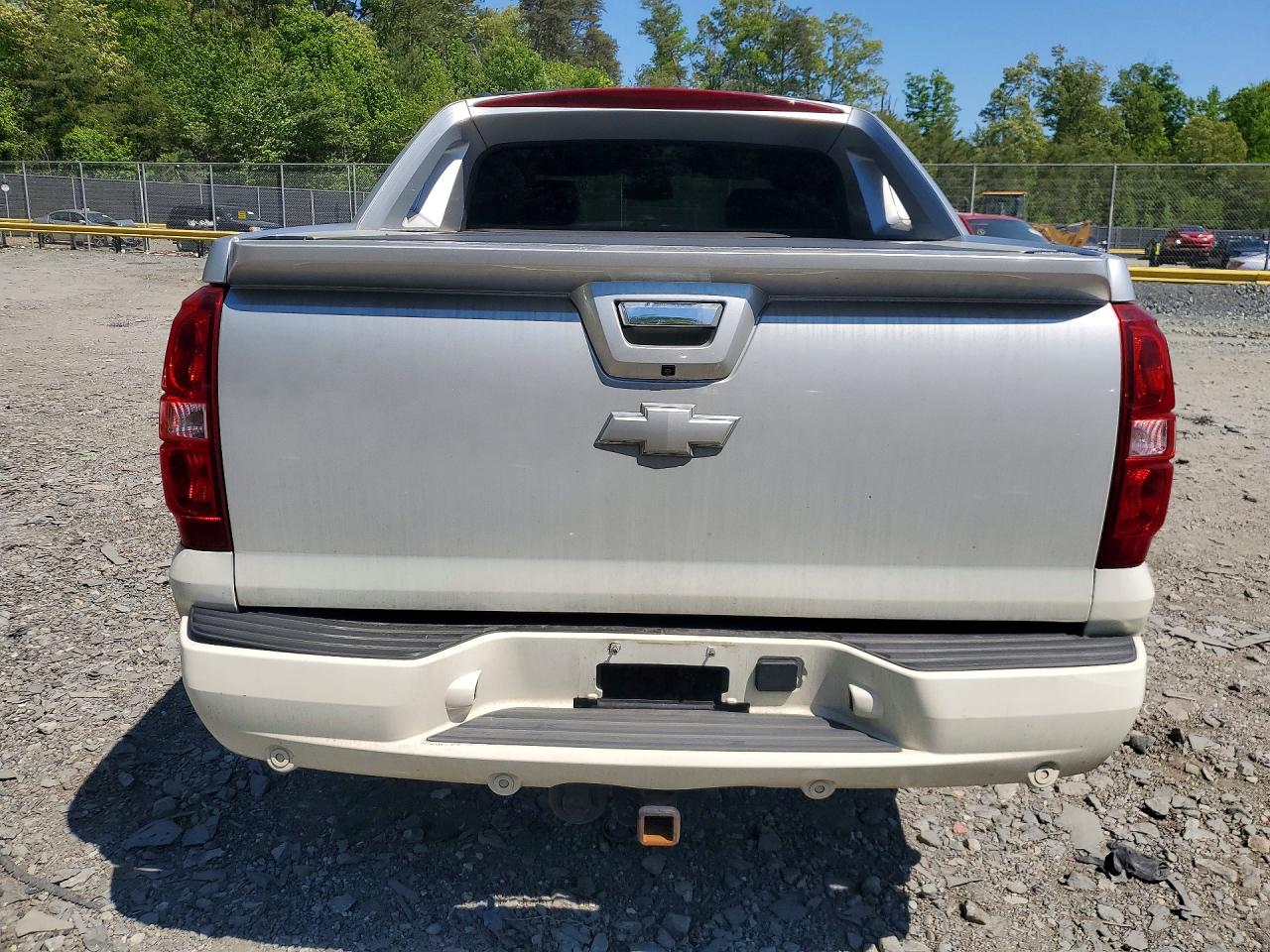 2011 Chevrolet Avalanche Lt Silver vin: 3GNTKFE30BG229202