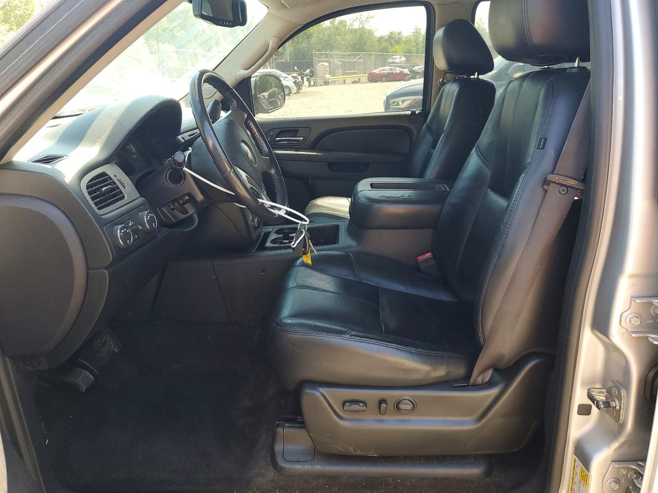 2011 Chevrolet Avalanche Lt Silver vin: 3GNTKFE30BG229202