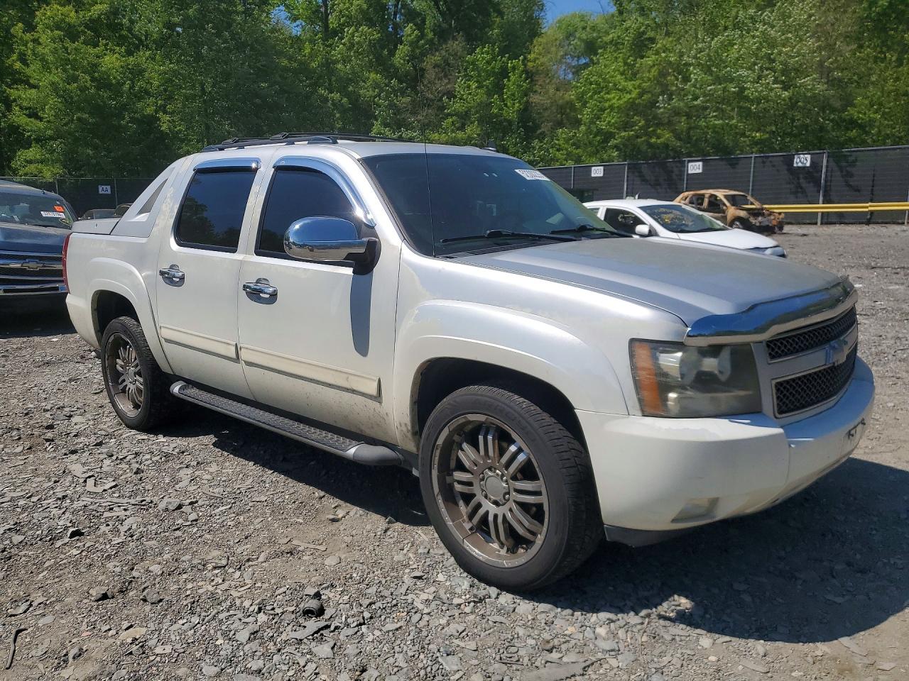 2011 Chevrolet Avalanche Lt Silver vin: 3GNTKFE30BG229202