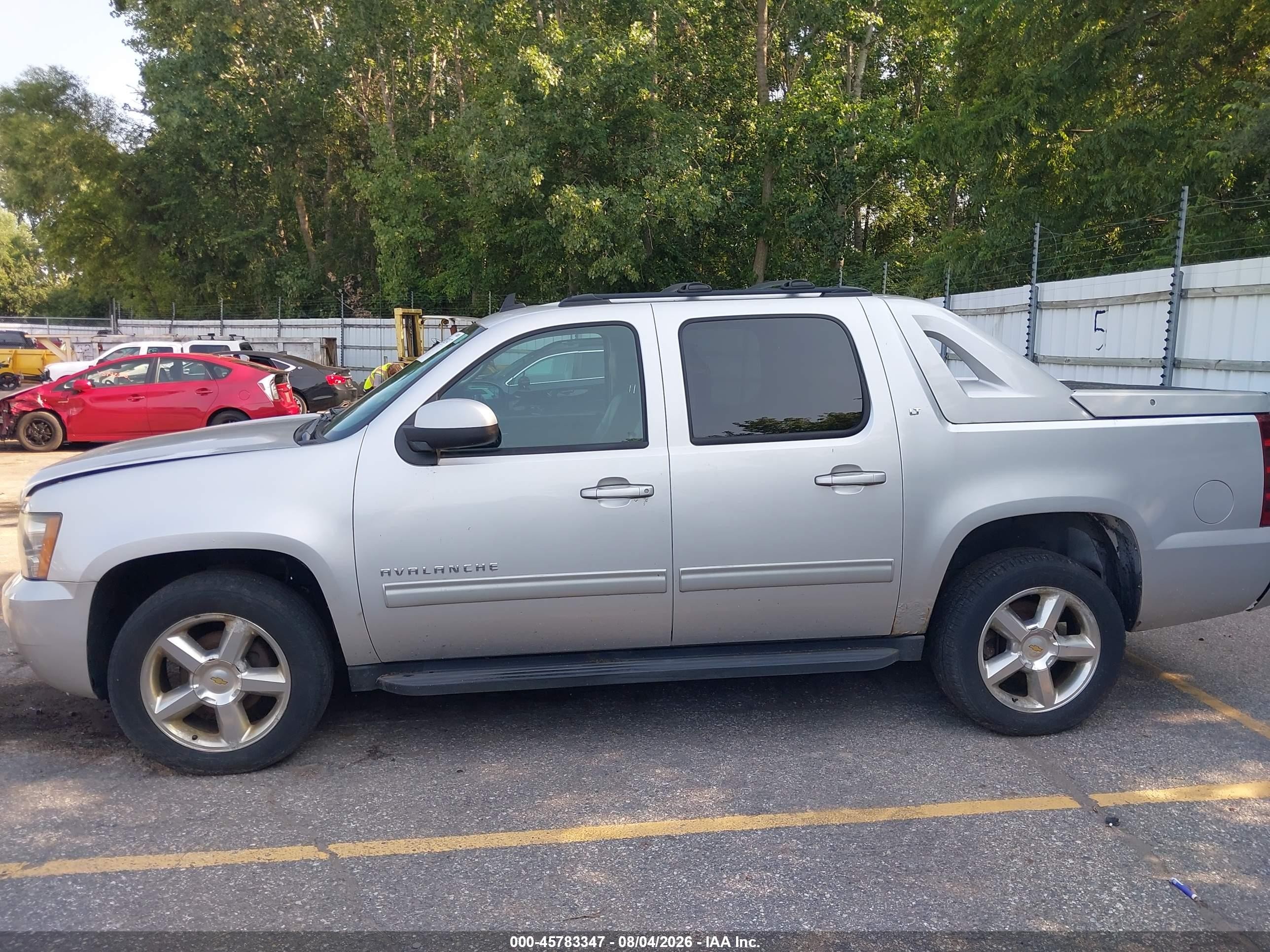 2011 Chevrolet Avalanche 1500 Lt1 Silver vin: 3GNTKFE30BG261910